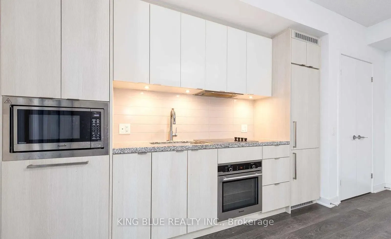 Photo 6 of Unit 625, 115 Blue Jays Way, Toronto, Waterfront Communities — HOMEH