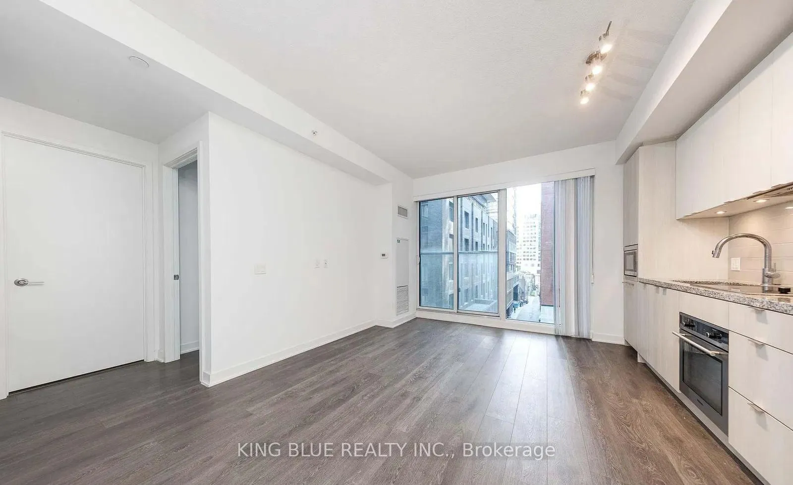 Photo 8 of Unit 625, 115 Blue Jays Way, Toronto, Waterfront Communities — HOMEH