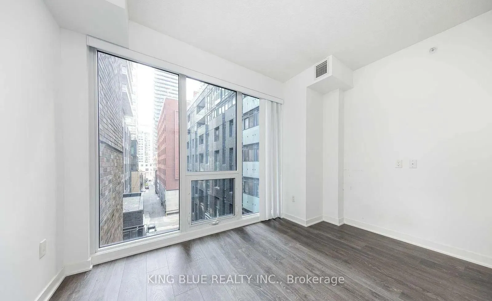 Photo 11 of Unit 625, 115 Blue Jays Way, Toronto, Waterfront Communities — HOMEH