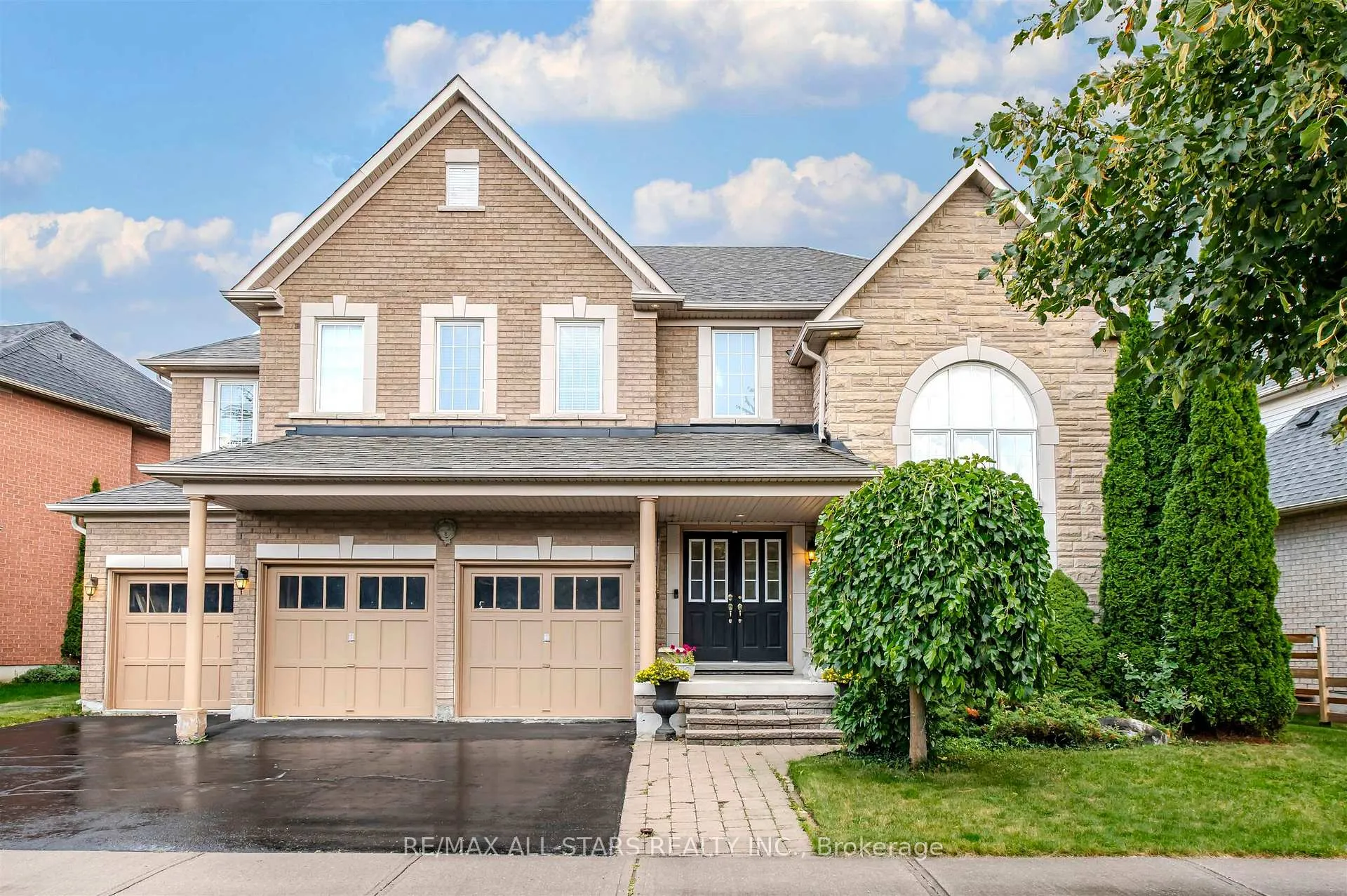 Photo 6 of 125 Second Avenue, Uxbridge — HOMEH