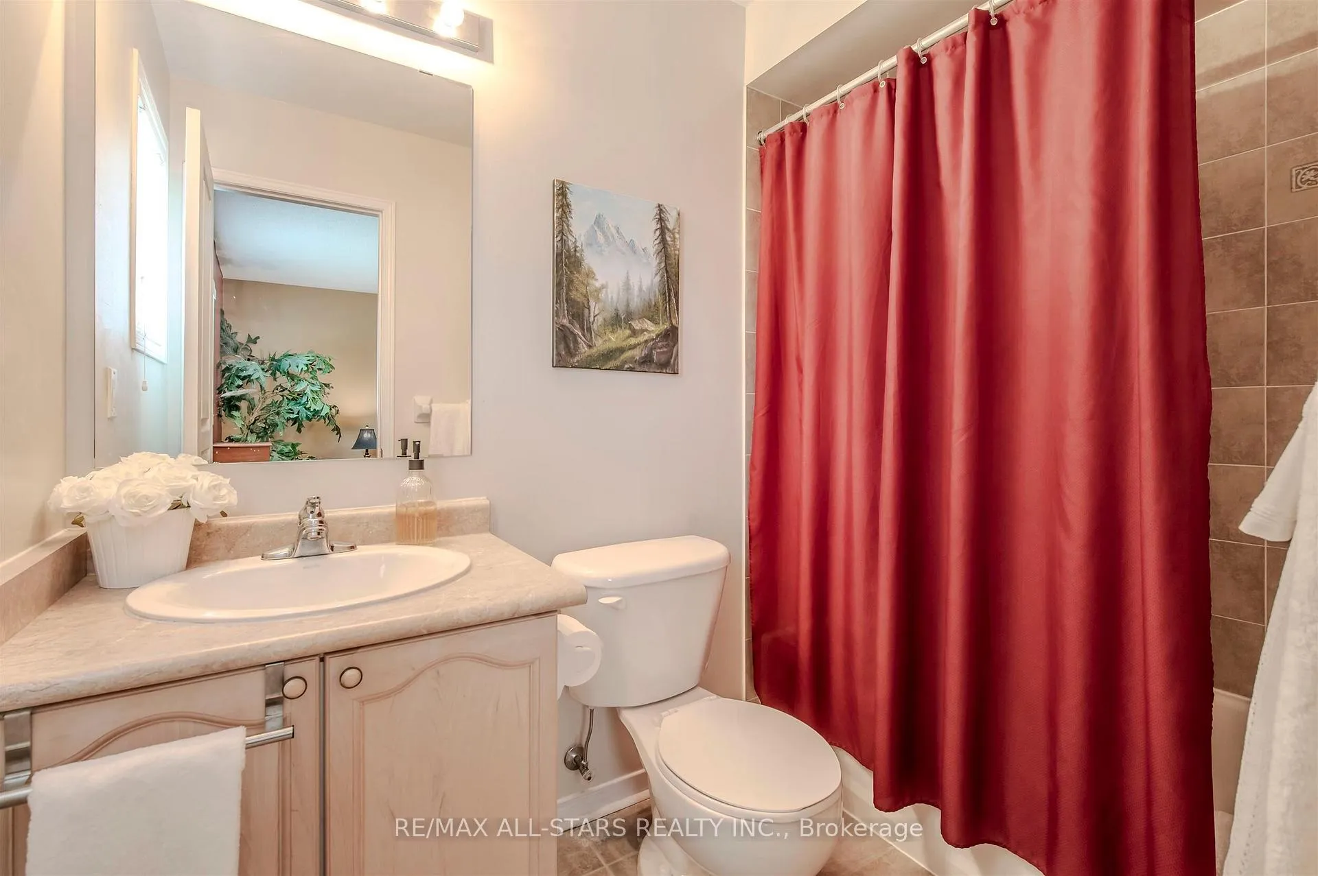 Photo 38 of 125 Second Avenue, Uxbridge — HOMEH