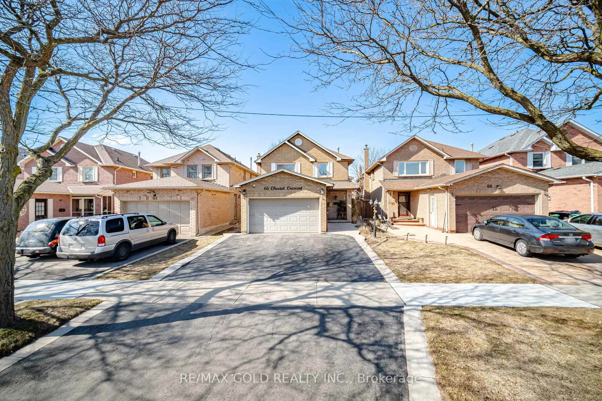 Photo 2 of 66 Cheviot Crescent, Brampton, Heart Lake East — HOMEH