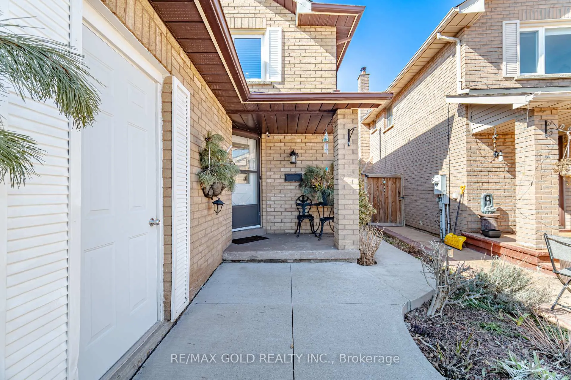 Photo 3 of 66 Cheviot Crescent, Brampton, Heart Lake East — HOMEH