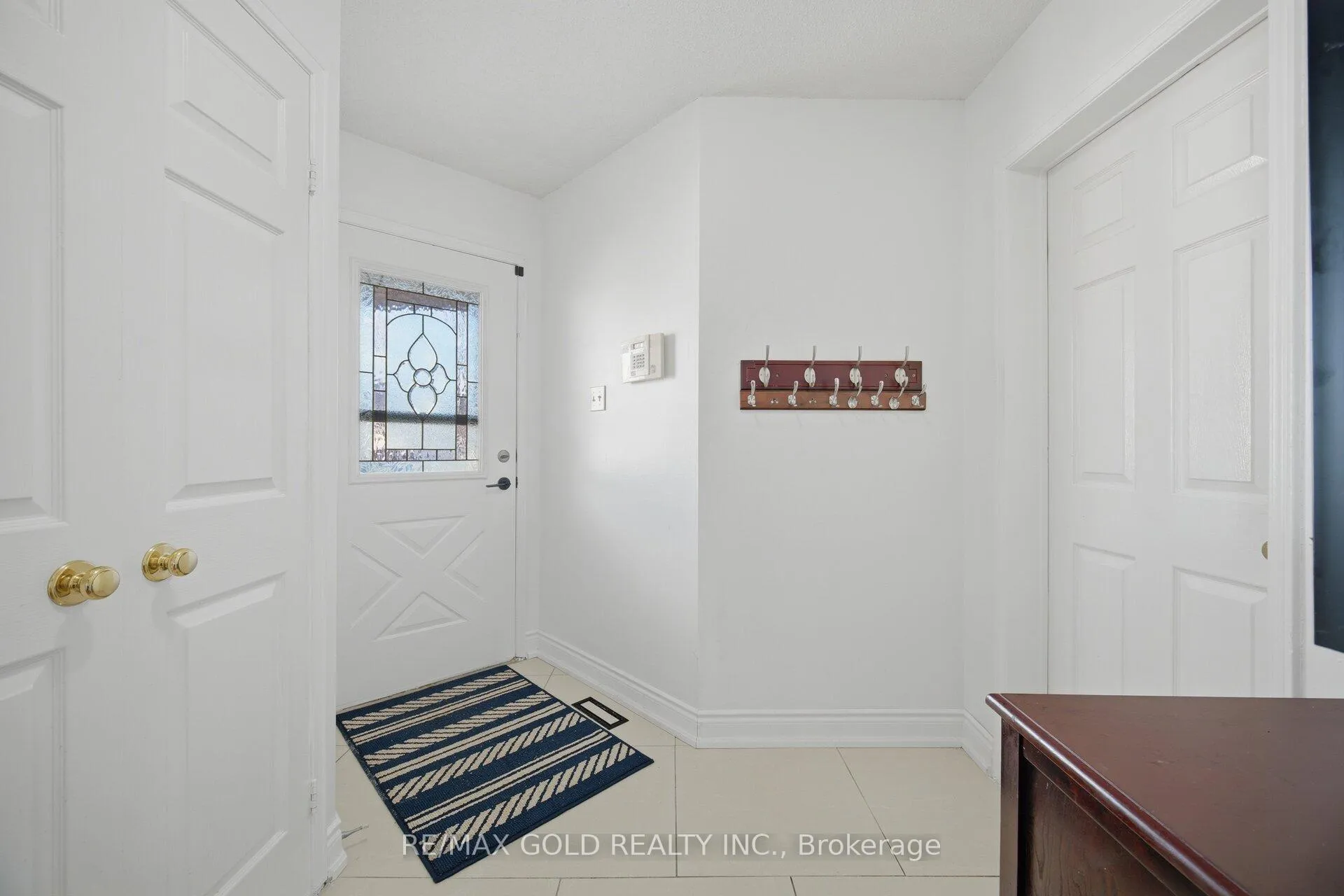 Photo 4 of 66 Cheviot Crescent, Brampton, Heart Lake East — HOMEH