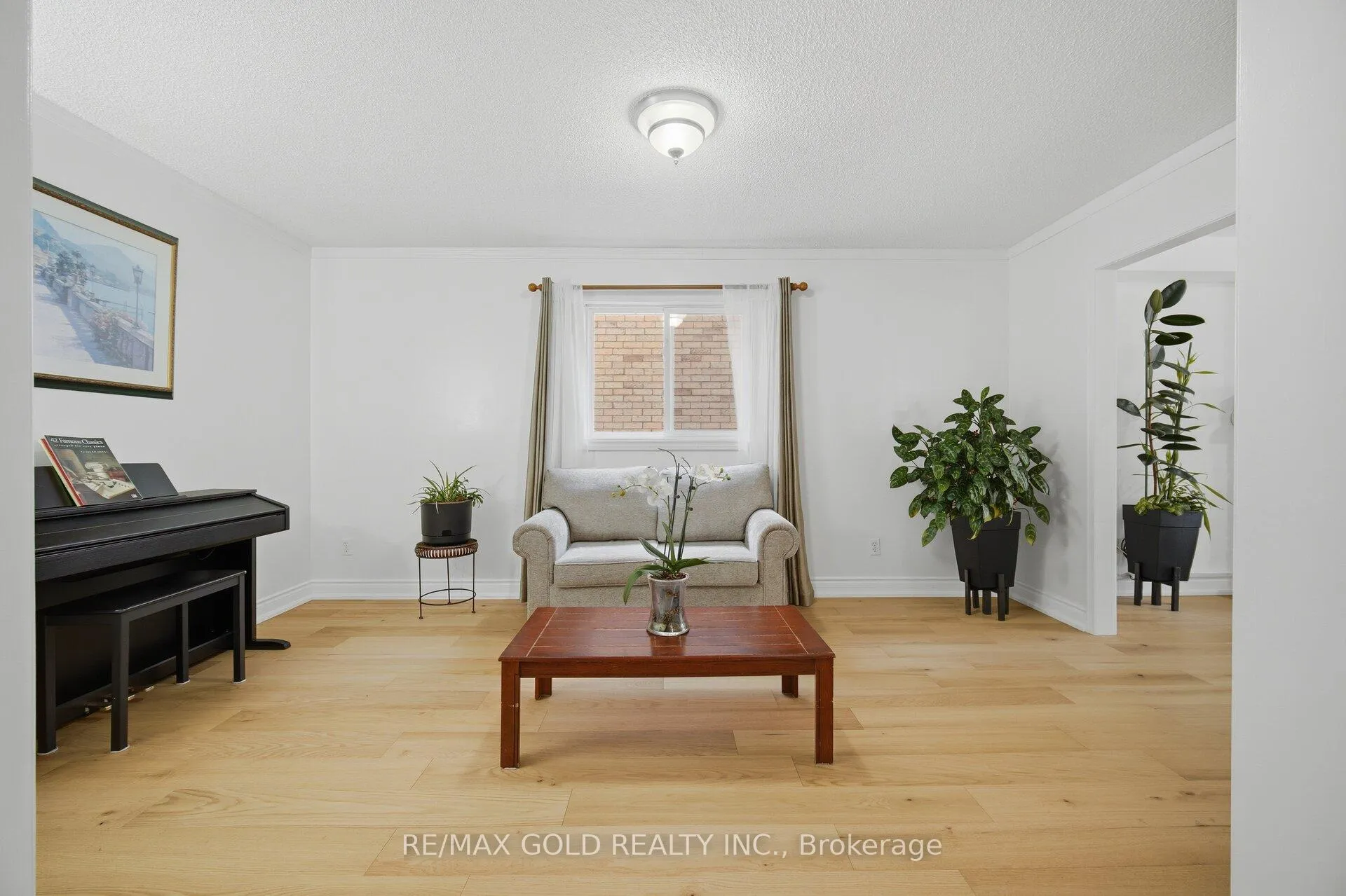 Photo 10 of 66 Cheviot Crescent, Brampton, Heart Lake East — HOMEH