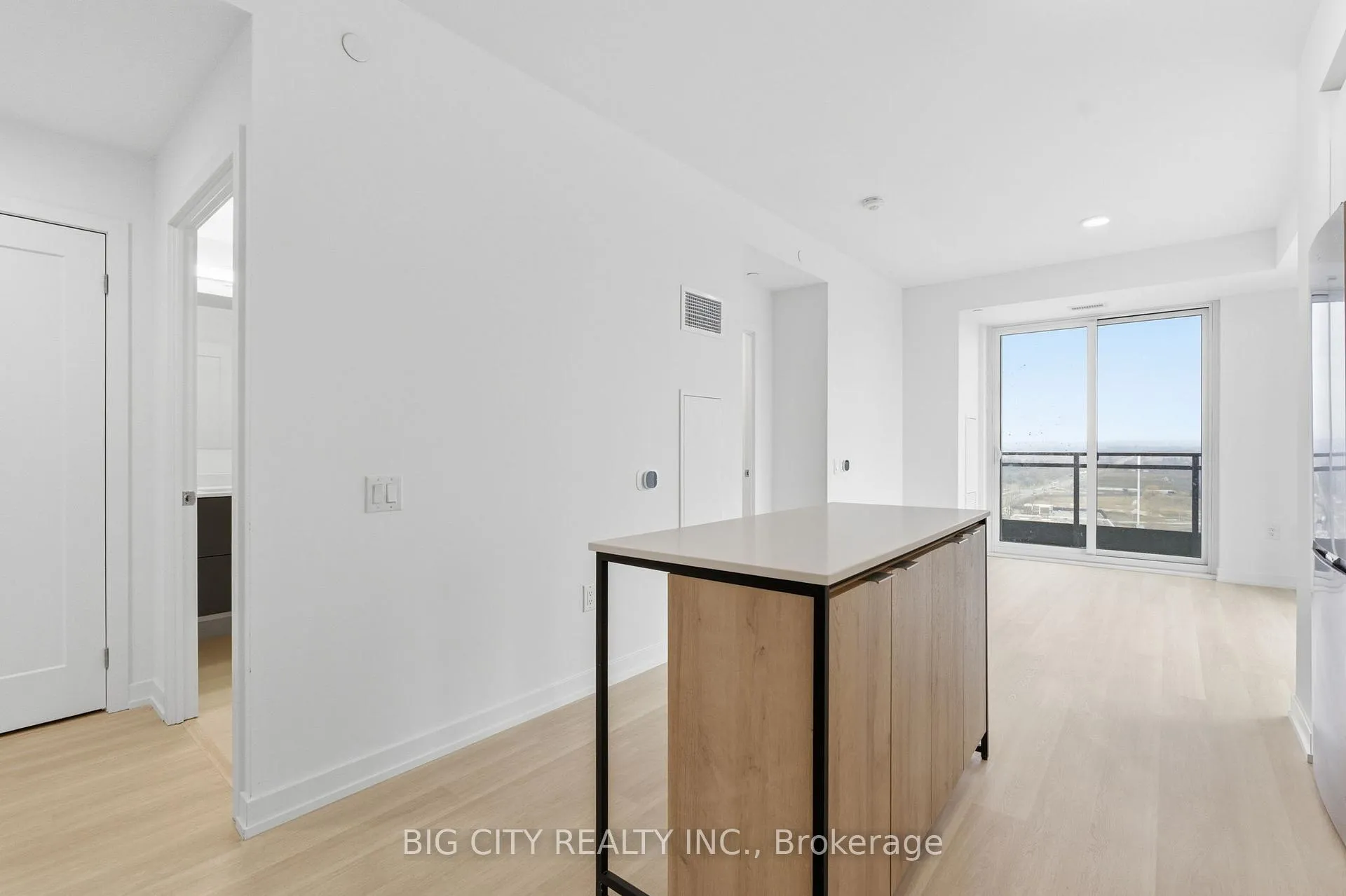 Photo 5 of Unit 2003, 9751 Markham Road, Markham, Greensborough — HOMEH