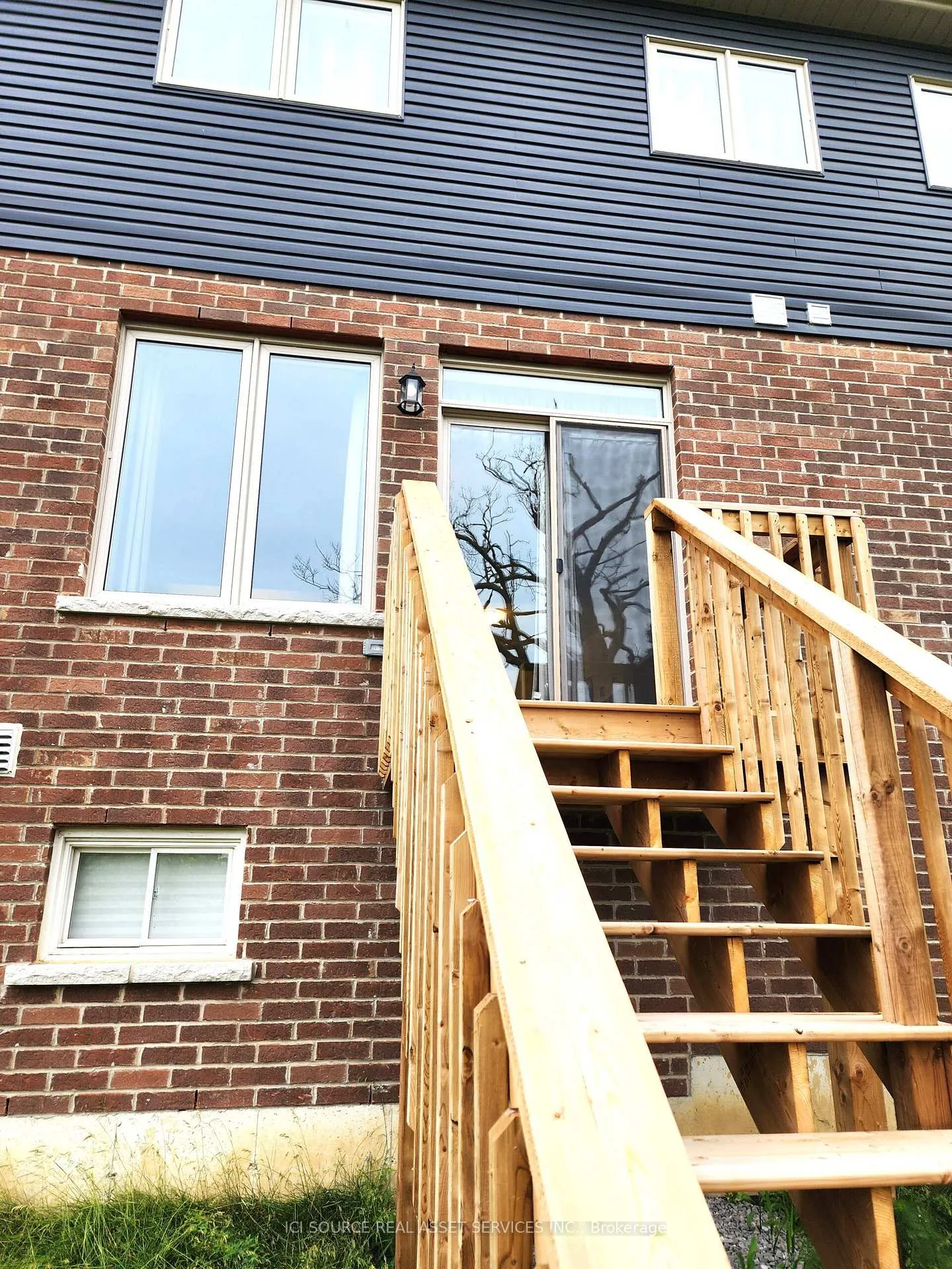Photo 5 of 79 Lloyd Davies Way, Hamilton, Rural Glanbrook — HOMEH