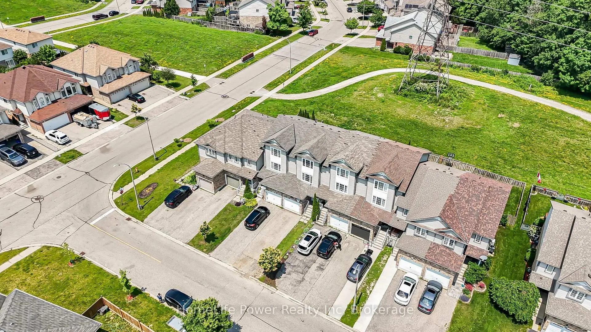 Photo 4 of 9 Red Clover Crescent, Kitchener, Larentian West — HOMEH