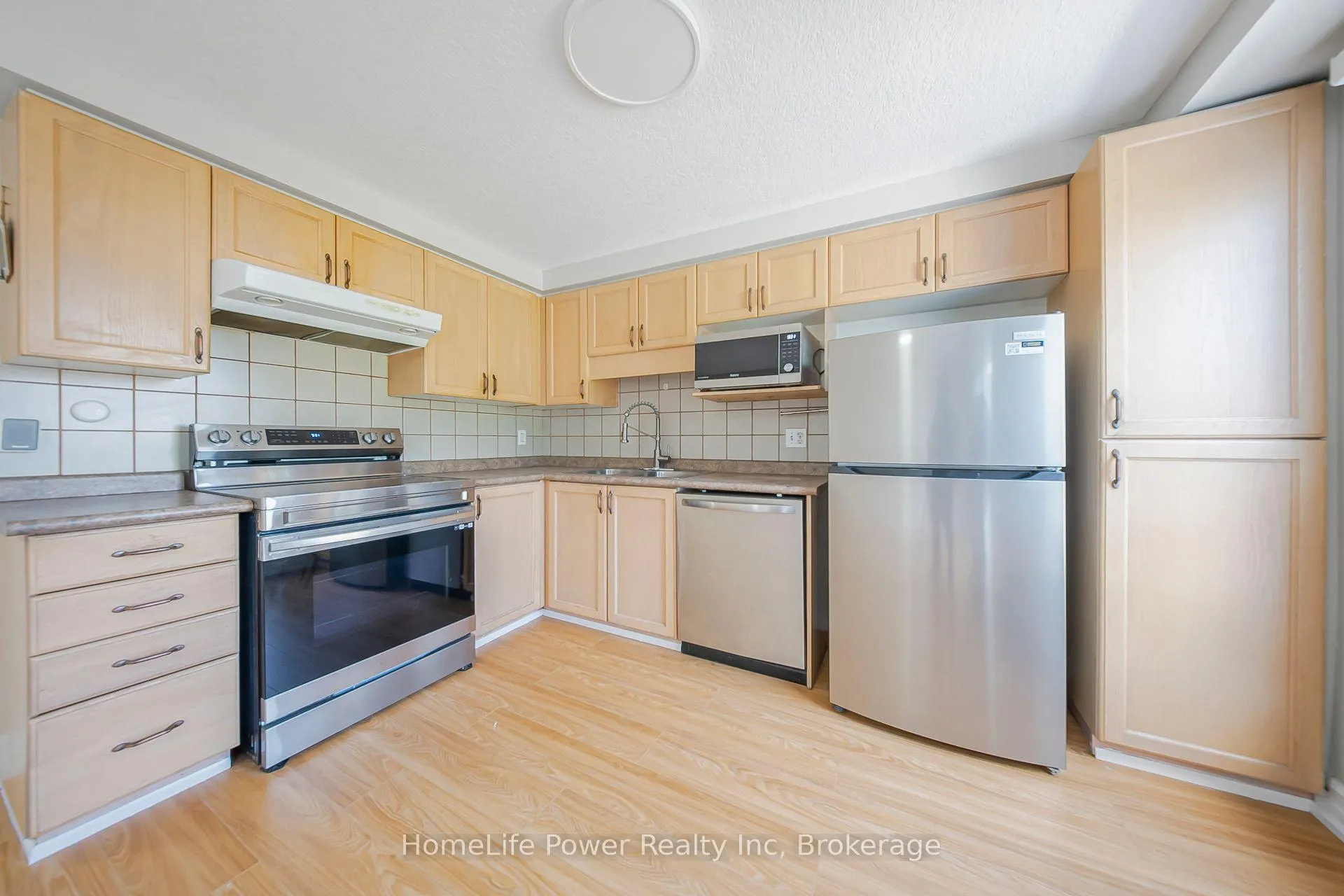 Photo 20 of 9 Red Clover Crescent, Kitchener, Larentian West — HOMEH