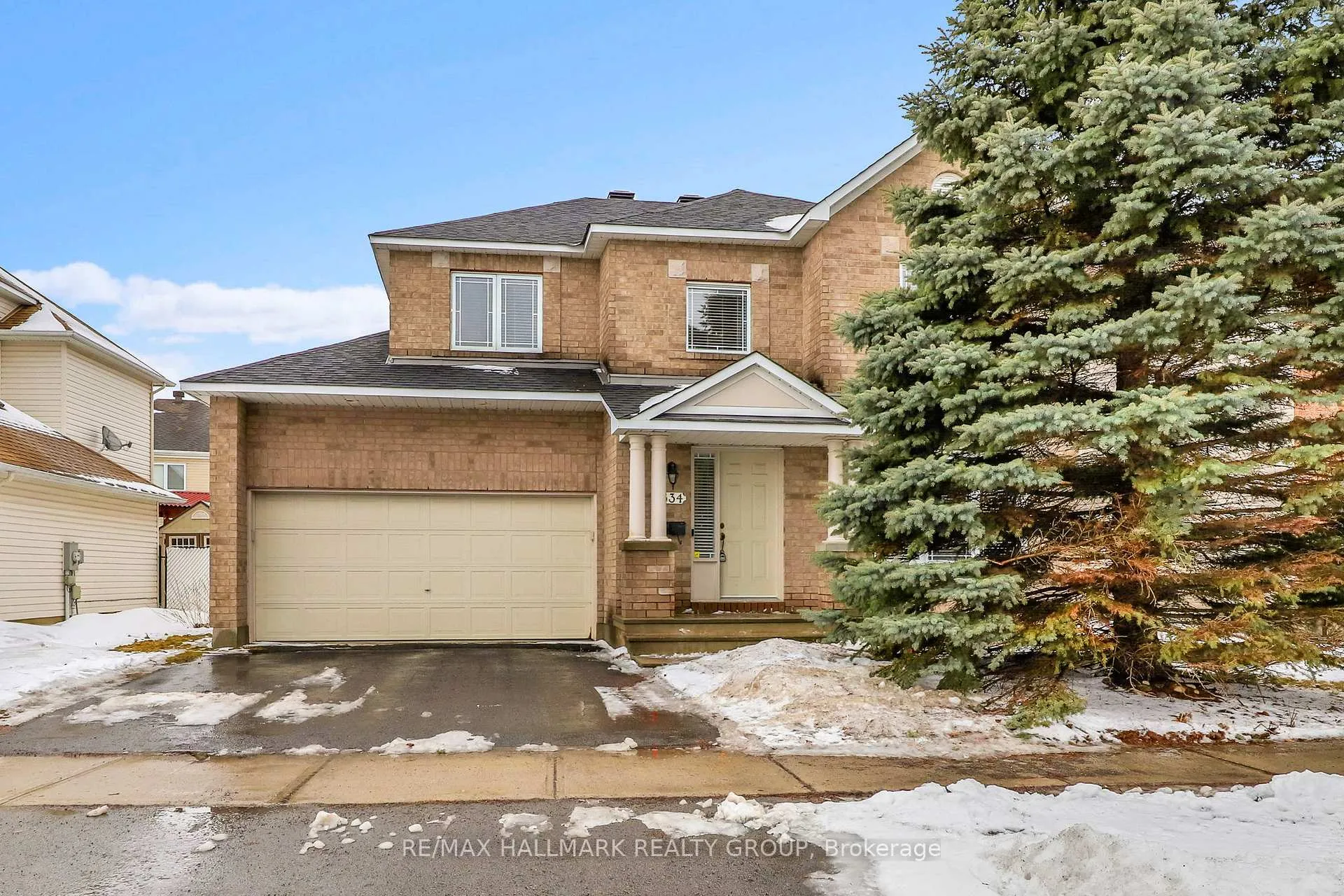 Front of 634 Aquaview Drive