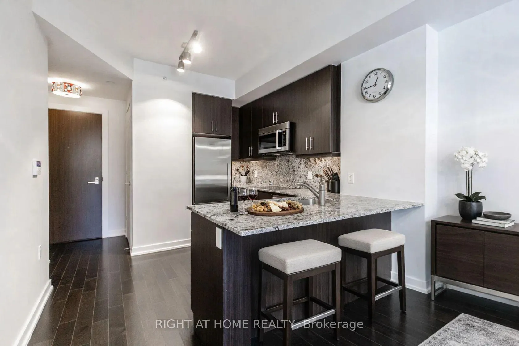 Photo 6 of Unit 301, 1 The Esplanade, Toronto, Waterfront Communities — HOMEH