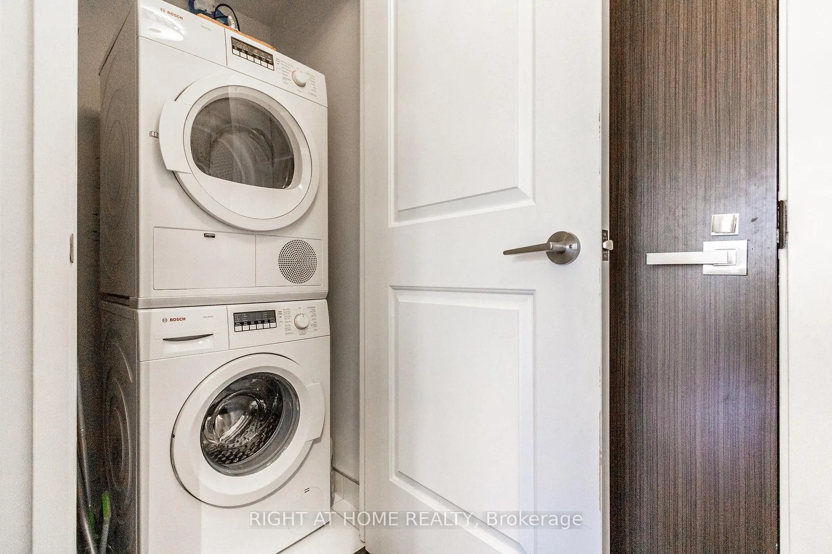 Photo 13 of Unit 301, 1 The Esplanade, Toronto, Waterfront Communities — HOMEH