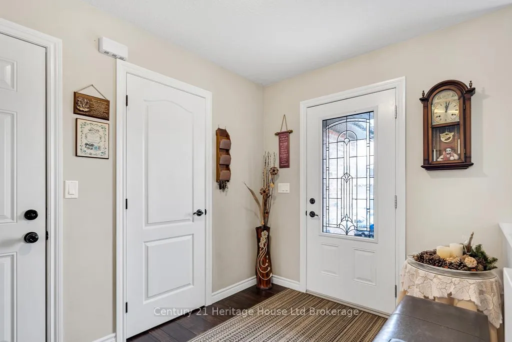 Photo 4 of 69 William Street, Tillsonburg — HOMEH