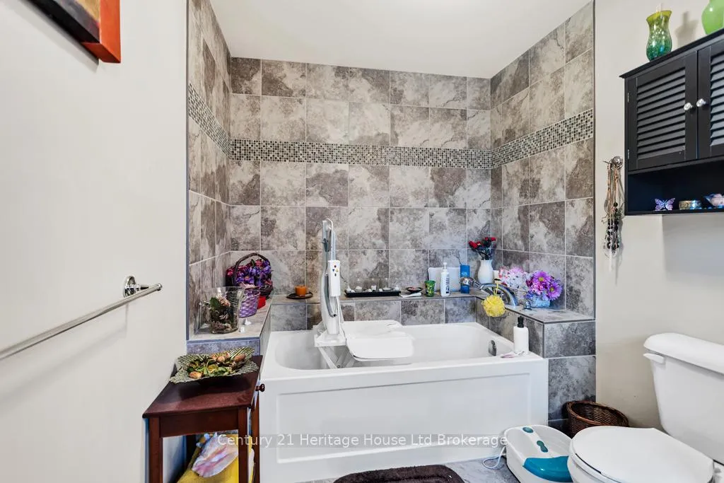 Photo 18 of 69 William Street, Tillsonburg — HOMEH