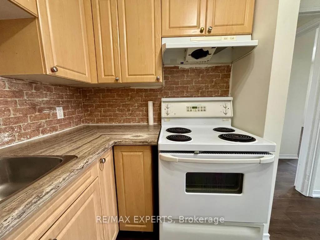 Photo 3 of Unit 2, 5 Ferndale Drive N, Barrie, 400 North — HOMEH