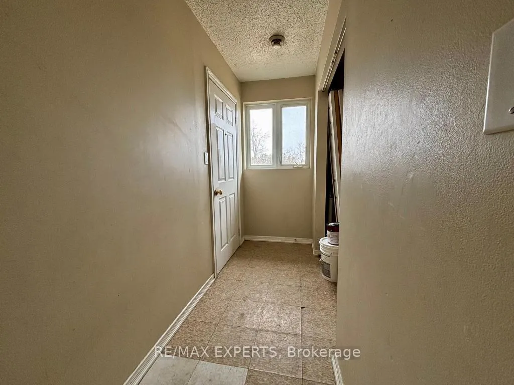 Photo 20 of Unit 2, 5 Ferndale Drive N, Barrie, 400 North — HOMEH
