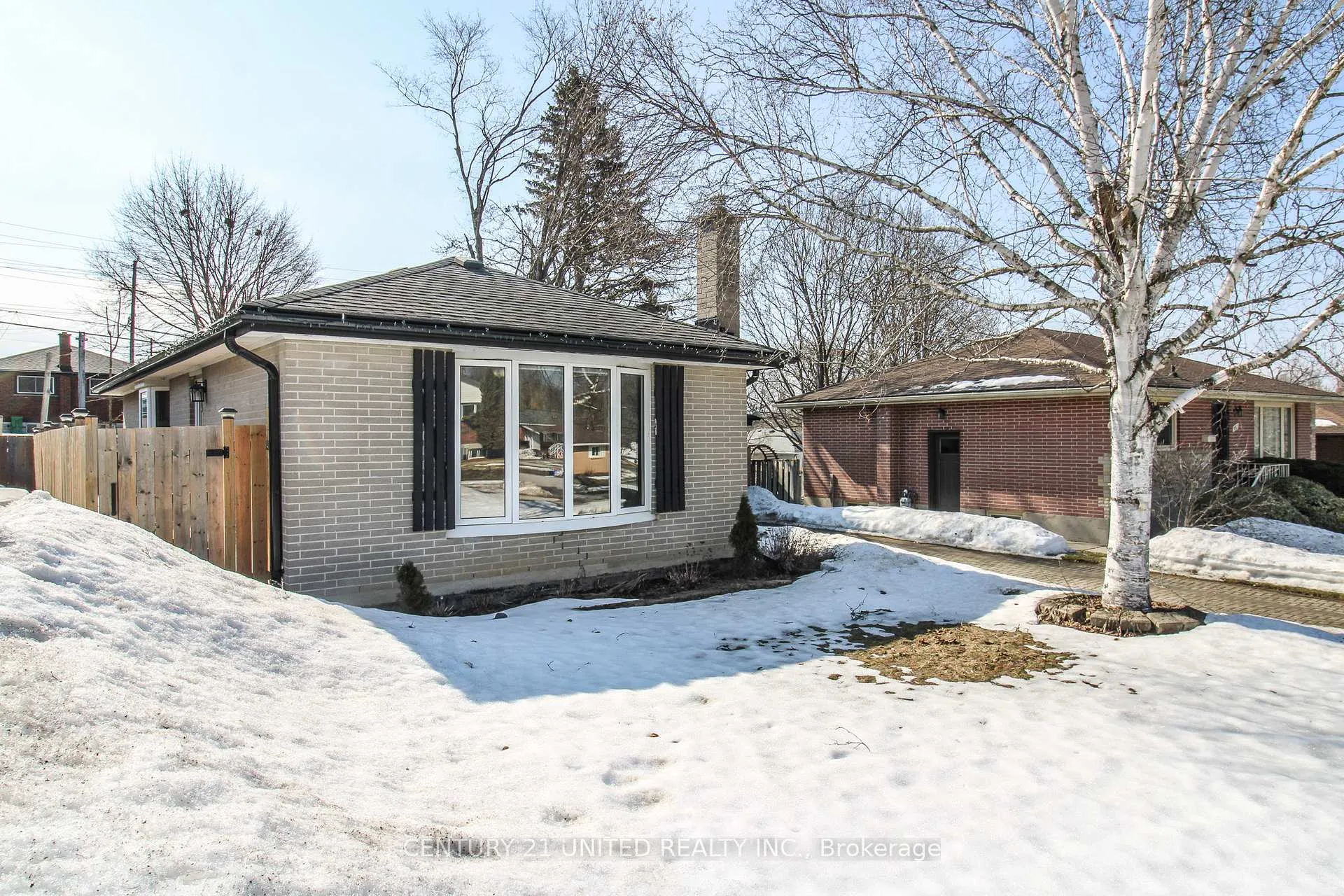 Photo 4 of 953 Oriole Drive, Peterborough, Northcrest Ward 5 — HOMEH