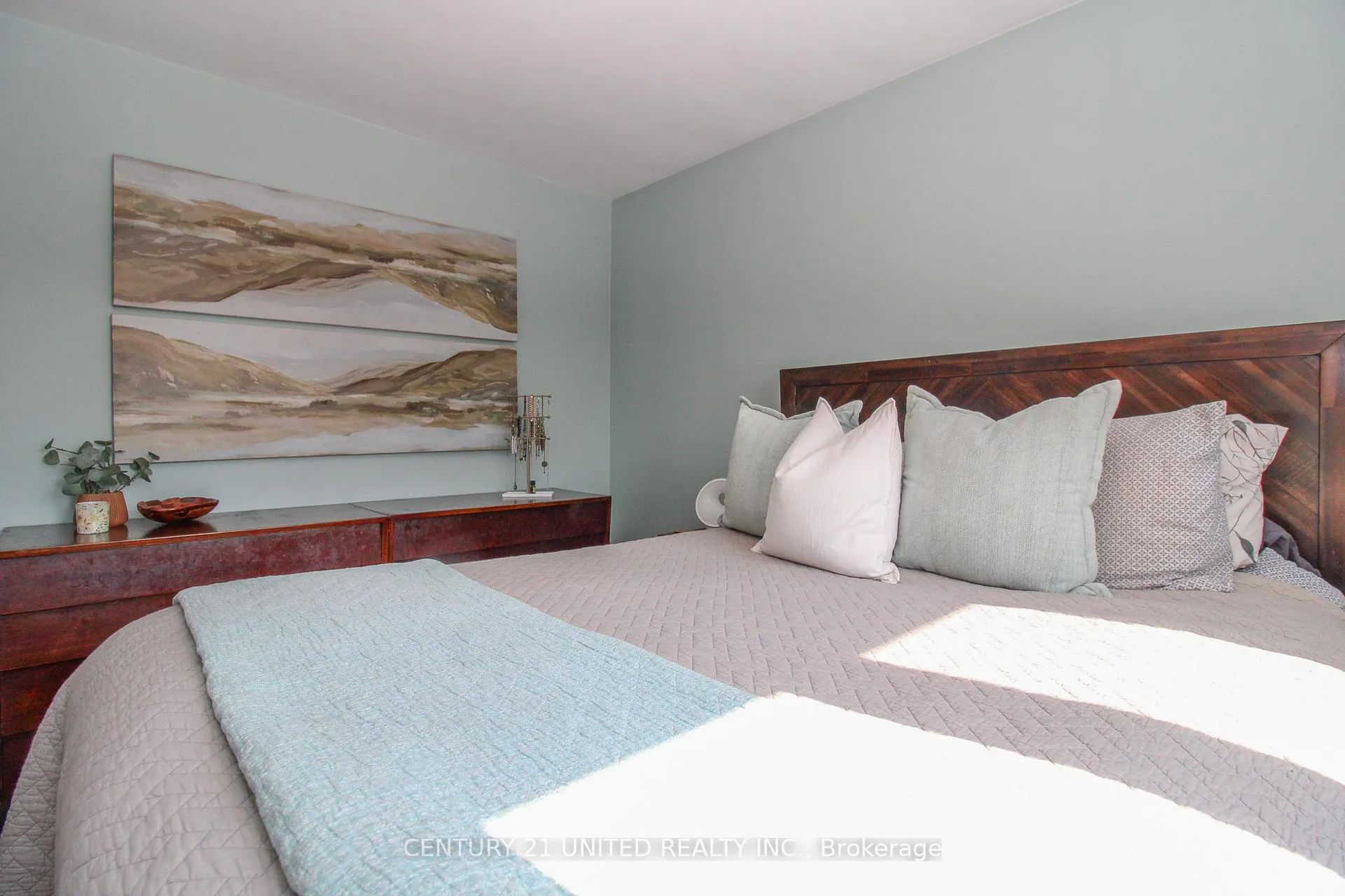 Photo 26 of 953 Oriole Drive, Peterborough, Northcrest Ward 5 — HOMEH