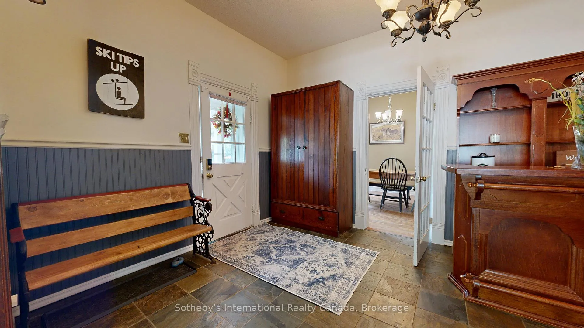 Photo 3 of 103 Bruce Street S, Blue Mountains — HOMEH