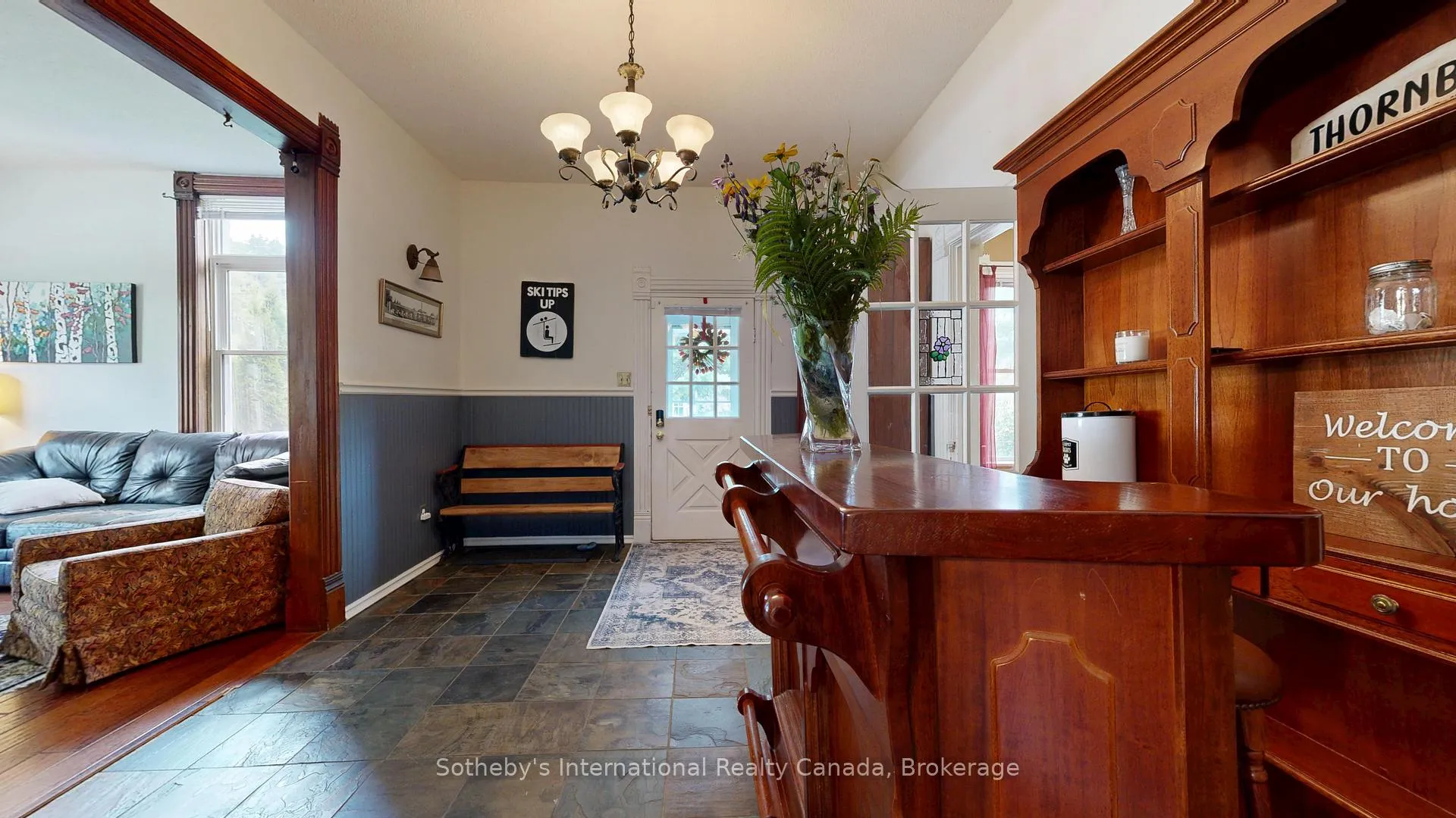 Photo 4 of 103 Bruce Street S, Blue Mountains — HOMEH