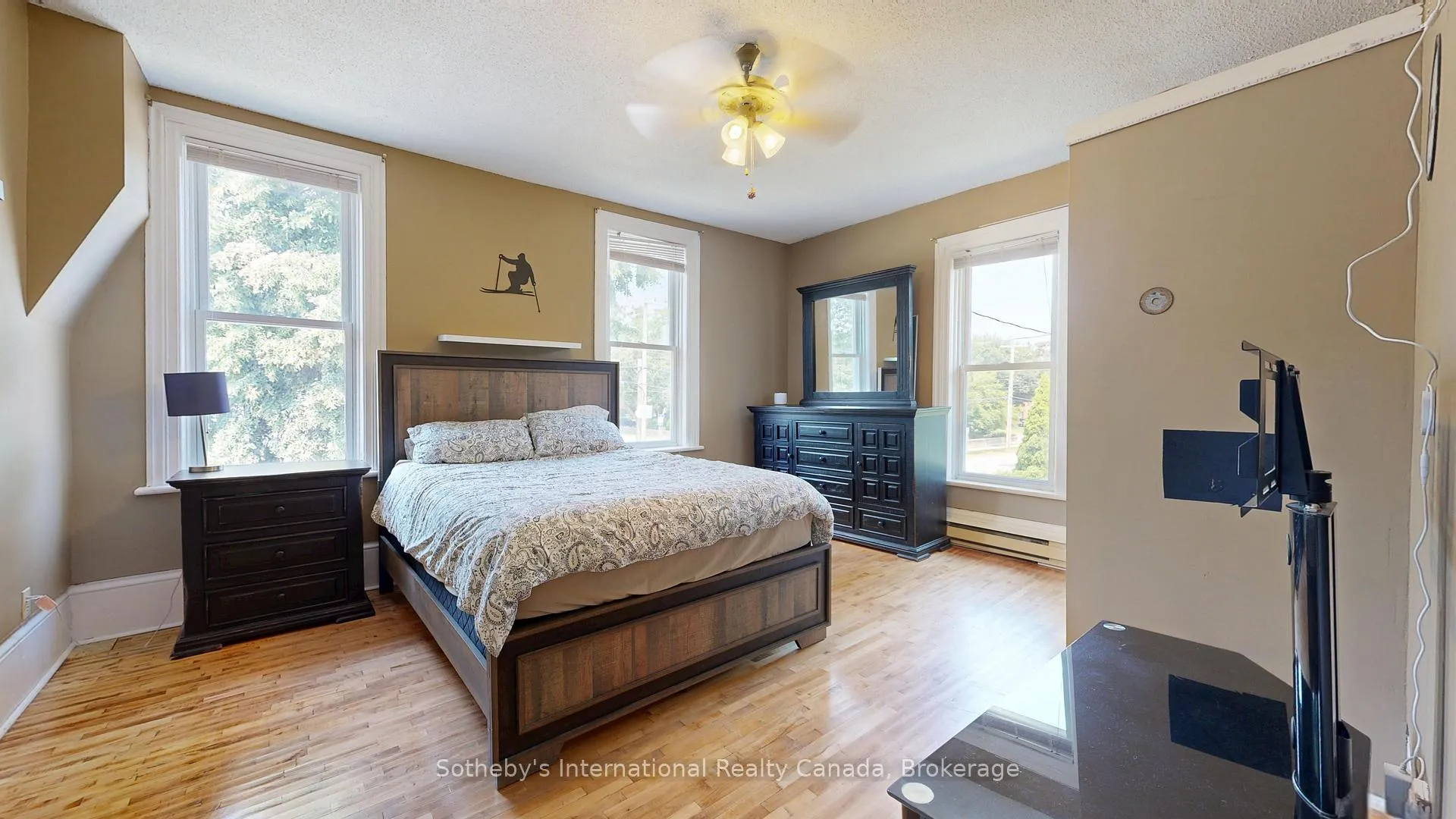 Photo 23 of 103 Bruce Street S, Blue Mountains — HOMEH