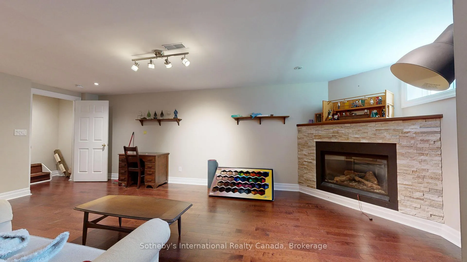 Photo 32 of 103 Bruce Street S, Blue Mountains — HOMEH