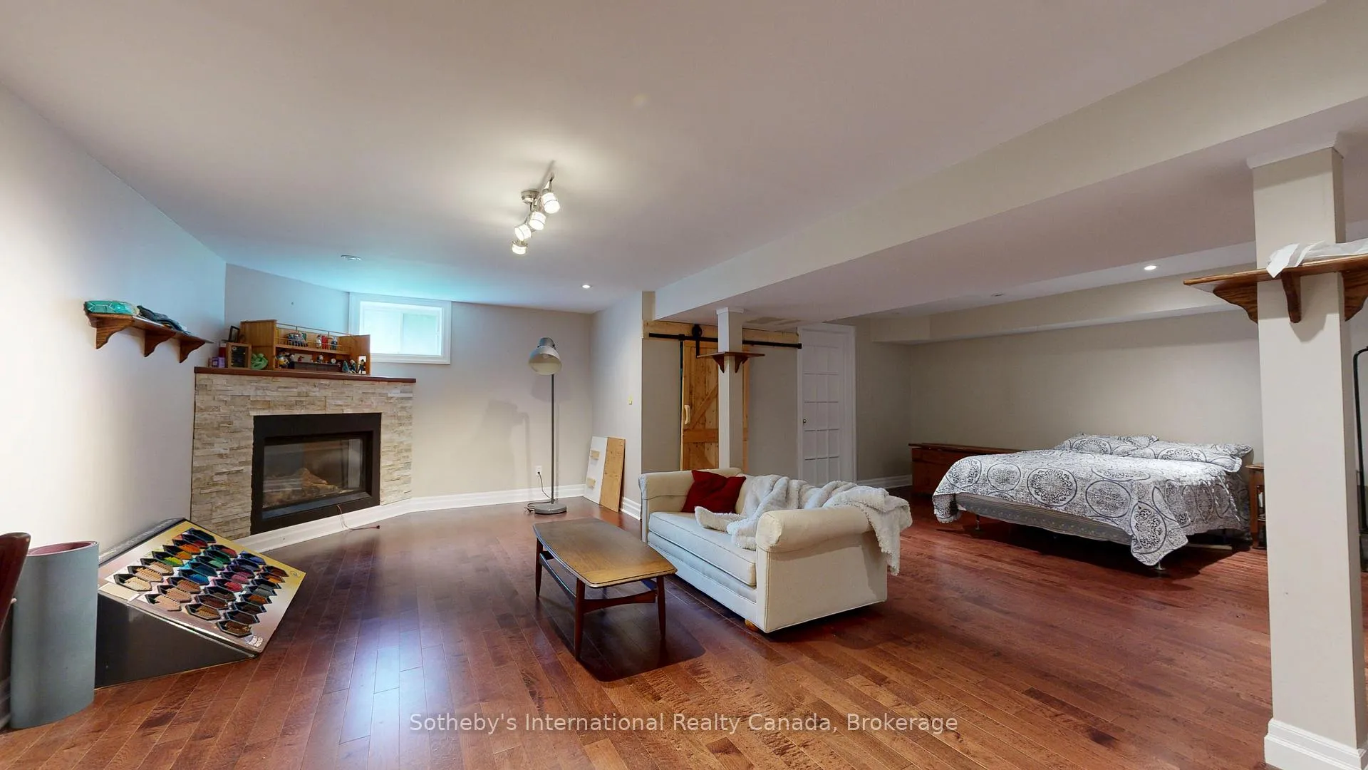 Photo 33 of 103 Bruce Street S, Blue Mountains — HOMEH