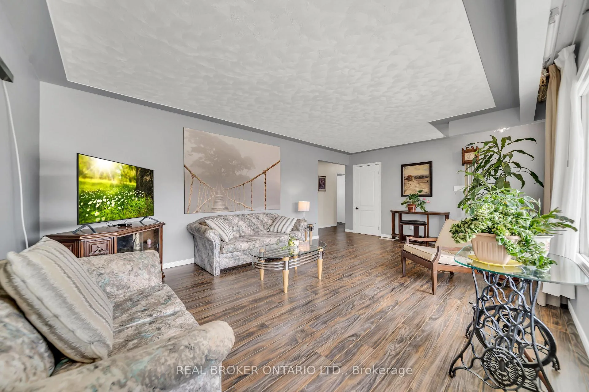 Photo 10 of 490 Saddler Street E, West Grey — HOMEH