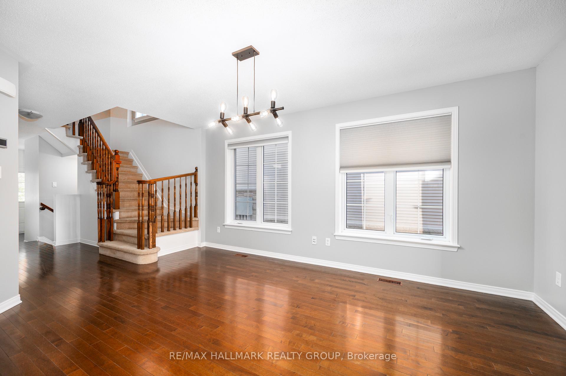 Photo 7 of 306 Tabaret Street, Ottawa, Kanata - Emerald Meadows/Trailwest — HOMEH