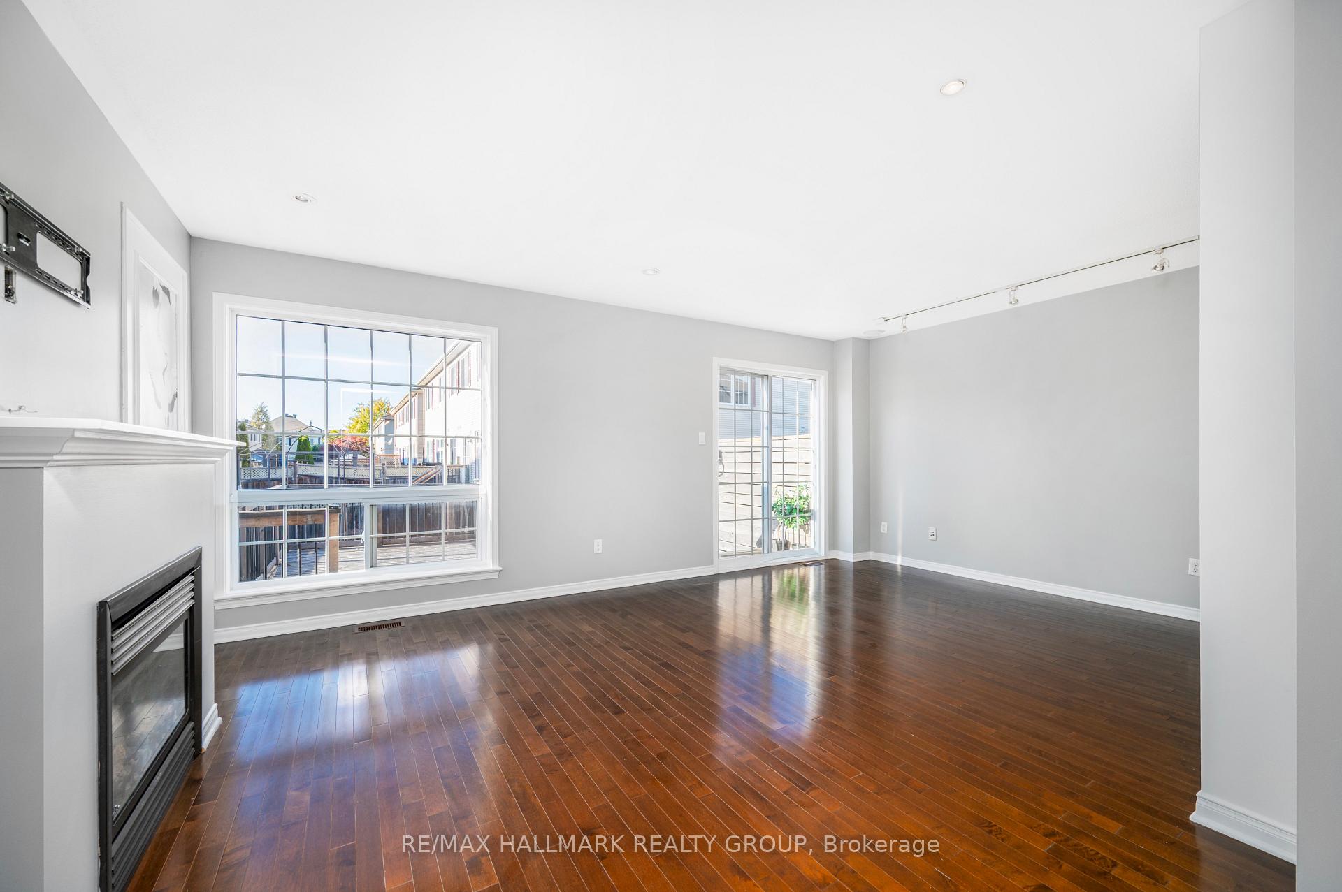 Photo 9 of 306 Tabaret Street, Ottawa, Kanata - Emerald Meadows/Trailwest — HOMEH