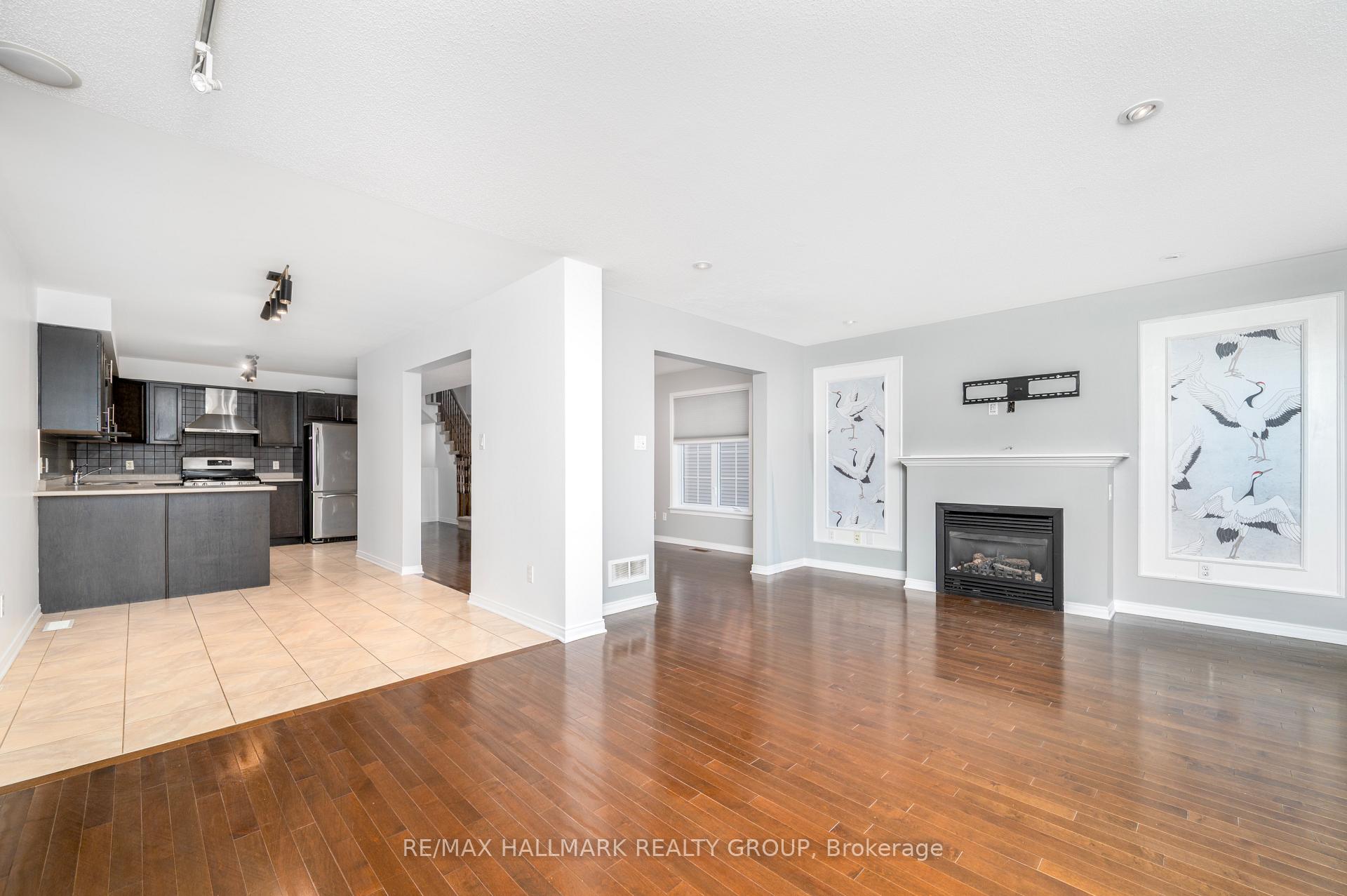 Photo 11 of 306 Tabaret Street, Ottawa, Kanata - Emerald Meadows/Trailwest — HOMEH