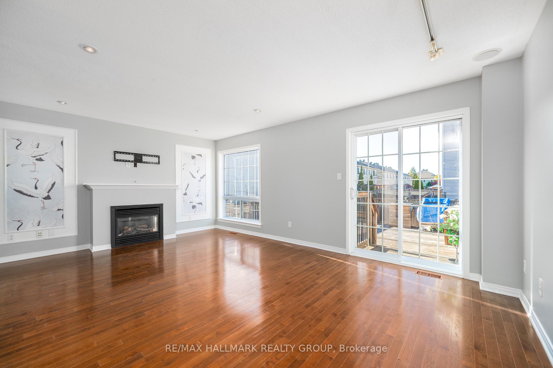 Photo 13 of 306 Tabaret Street, Ottawa, Kanata - Emerald Meadows/Trailwest — HOMEH