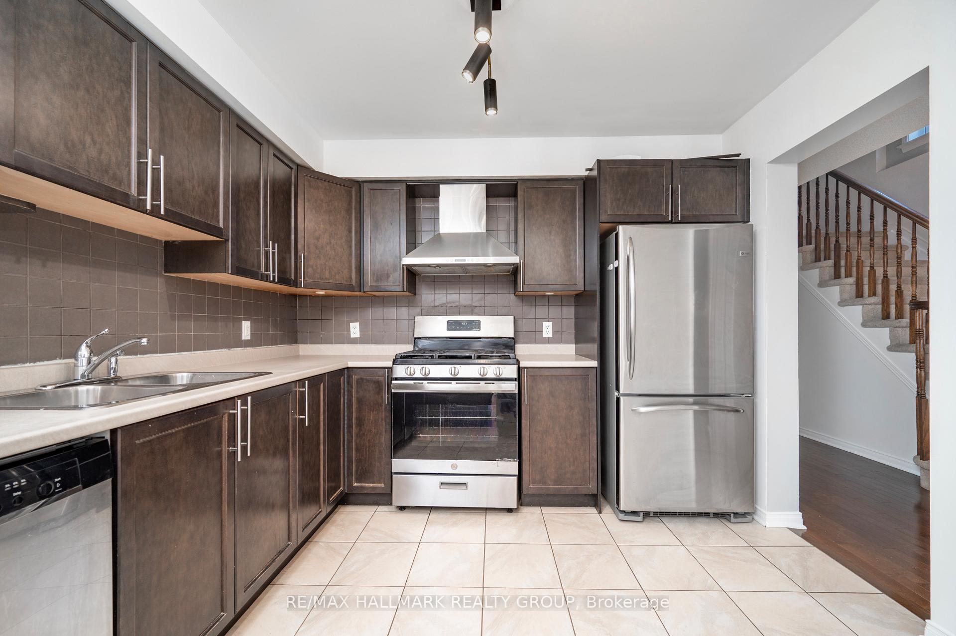 Photo 17 of 306 Tabaret Street, Ottawa, Kanata - Emerald Meadows/Trailwest — HOMEH