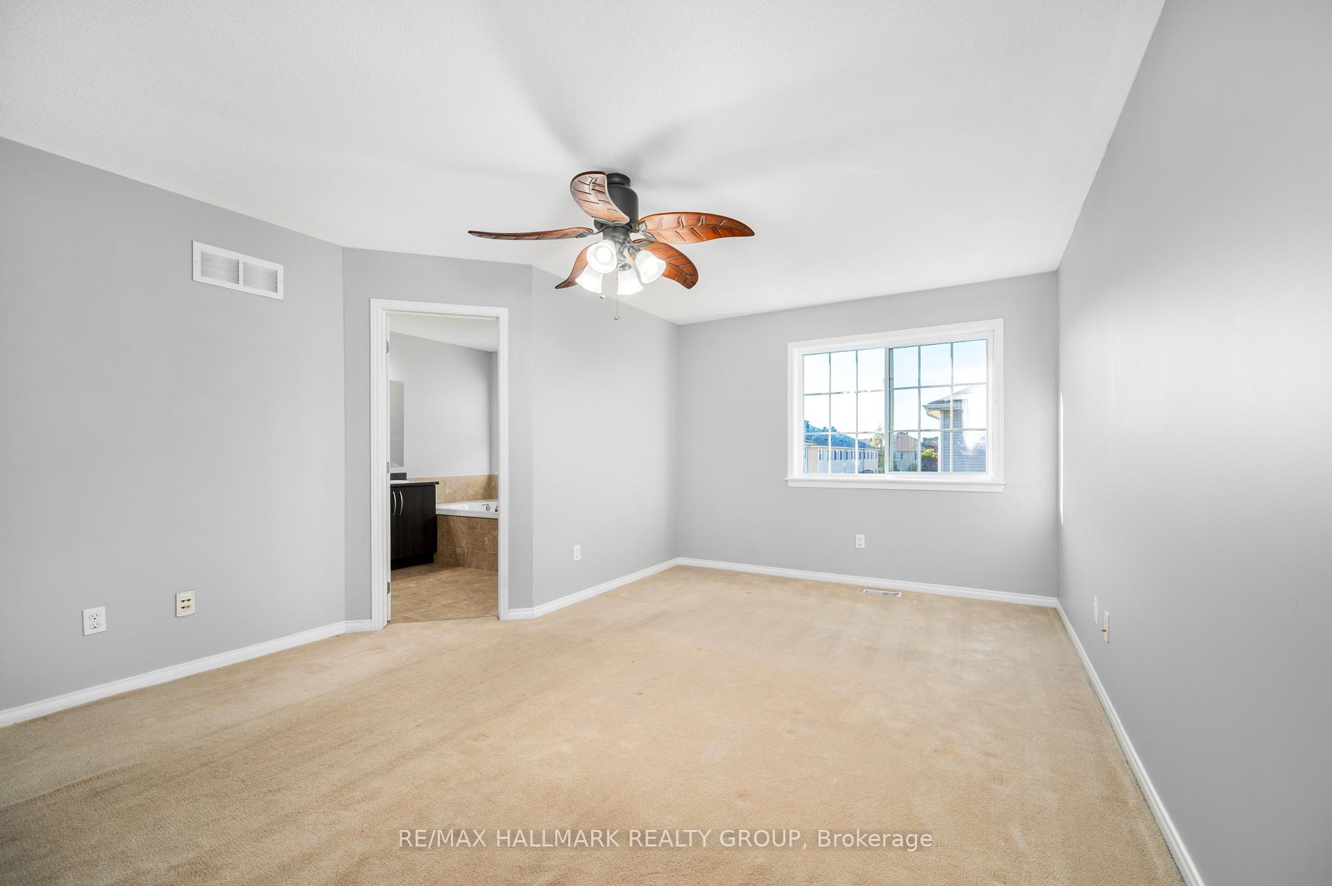 Photo 23 of 306 Tabaret Street, Ottawa, Kanata - Emerald Meadows/Trailwest — HOMEH