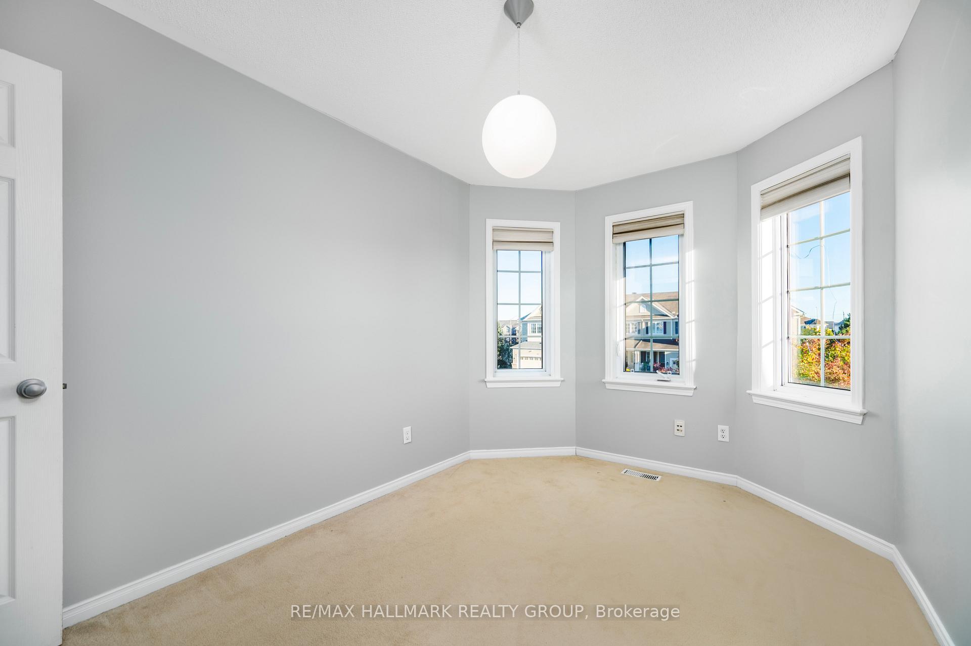 Photo 29 of 306 Tabaret Street, Ottawa, Kanata - Emerald Meadows/Trailwest — HOMEH