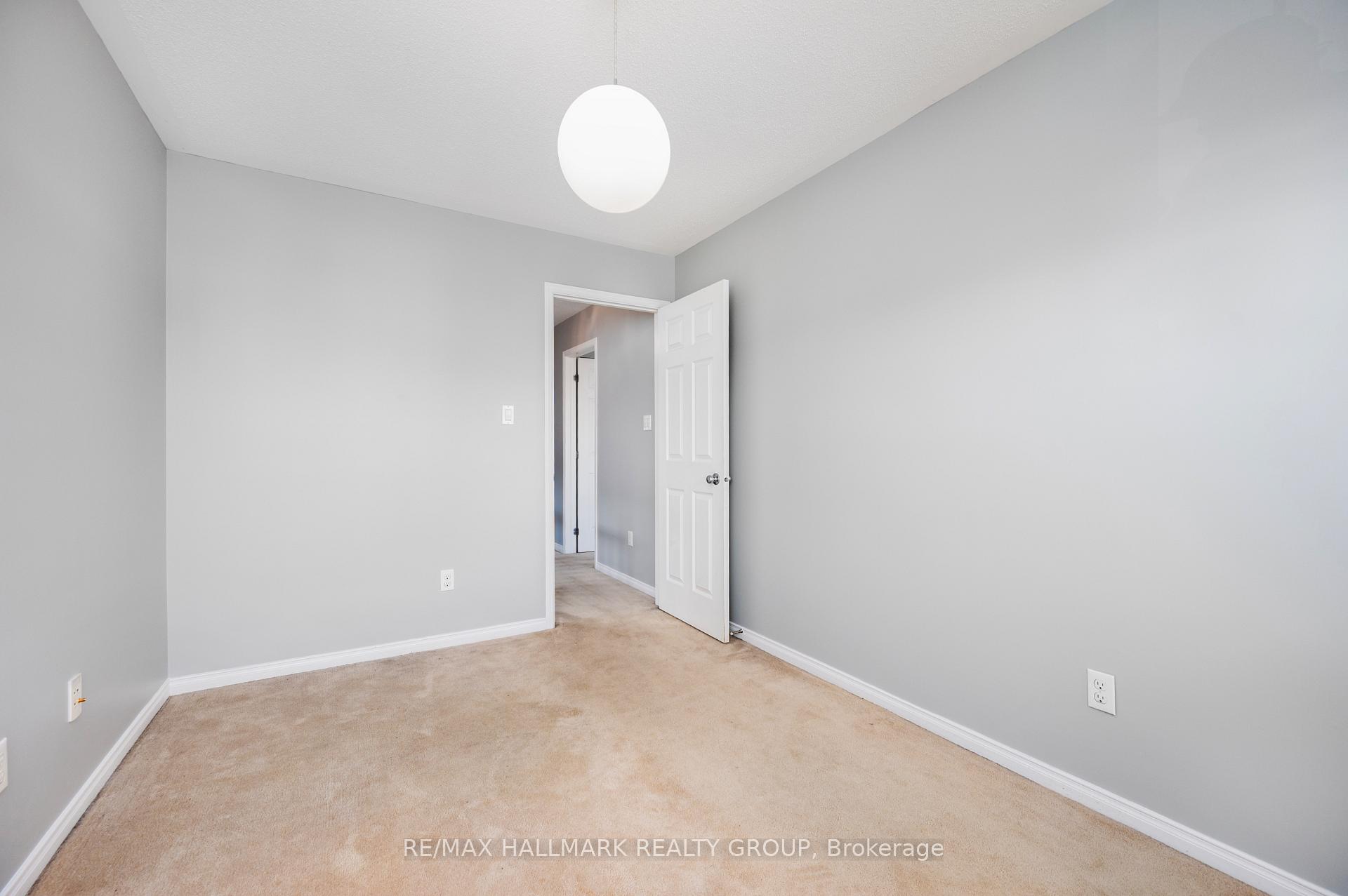 Photo 30 of 306 Tabaret Street, Ottawa, Kanata - Emerald Meadows/Trailwest — HOMEH