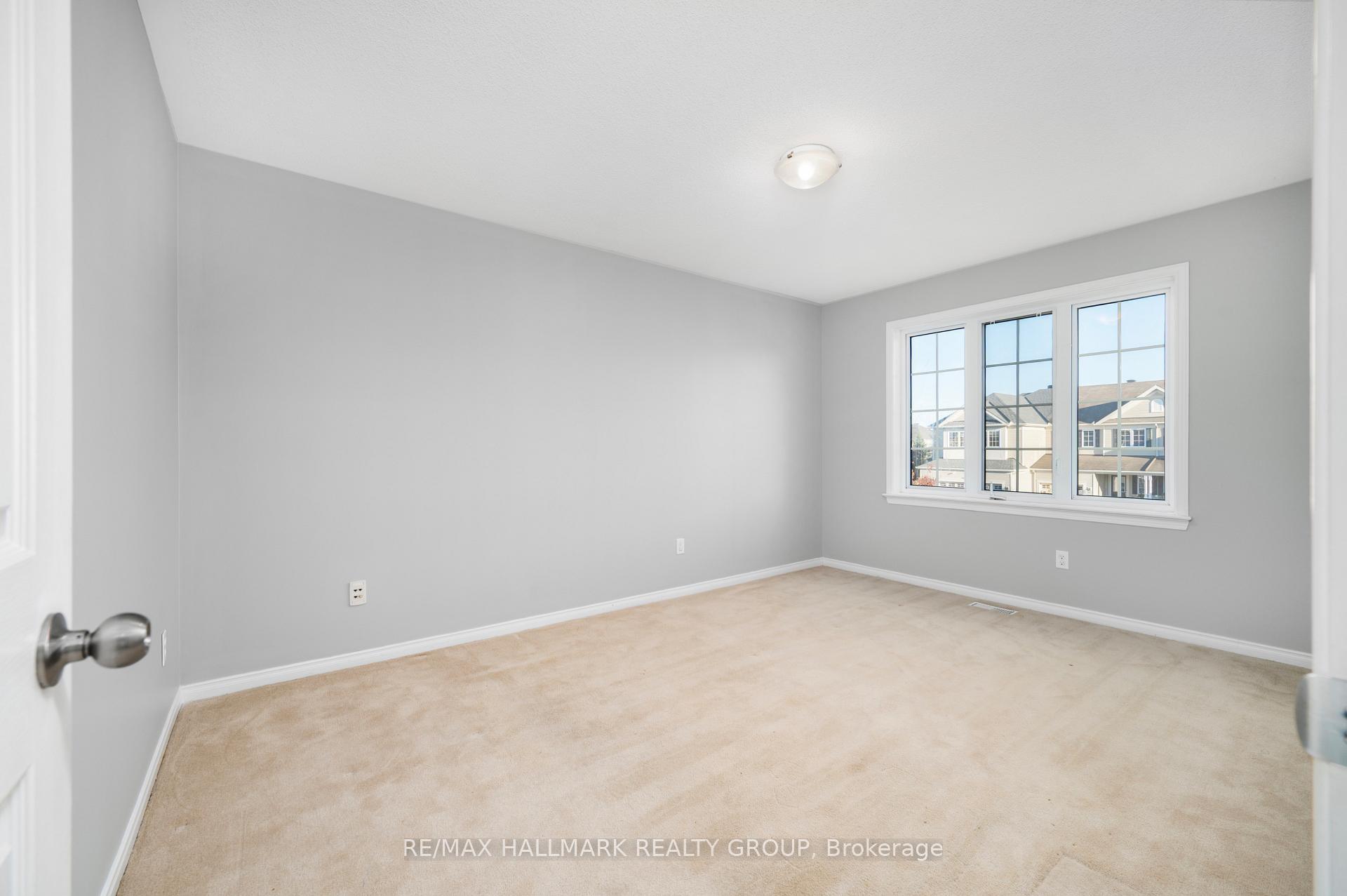 Photo 31 of 306 Tabaret Street, Ottawa, Kanata - Emerald Meadows/Trailwest — HOMEH