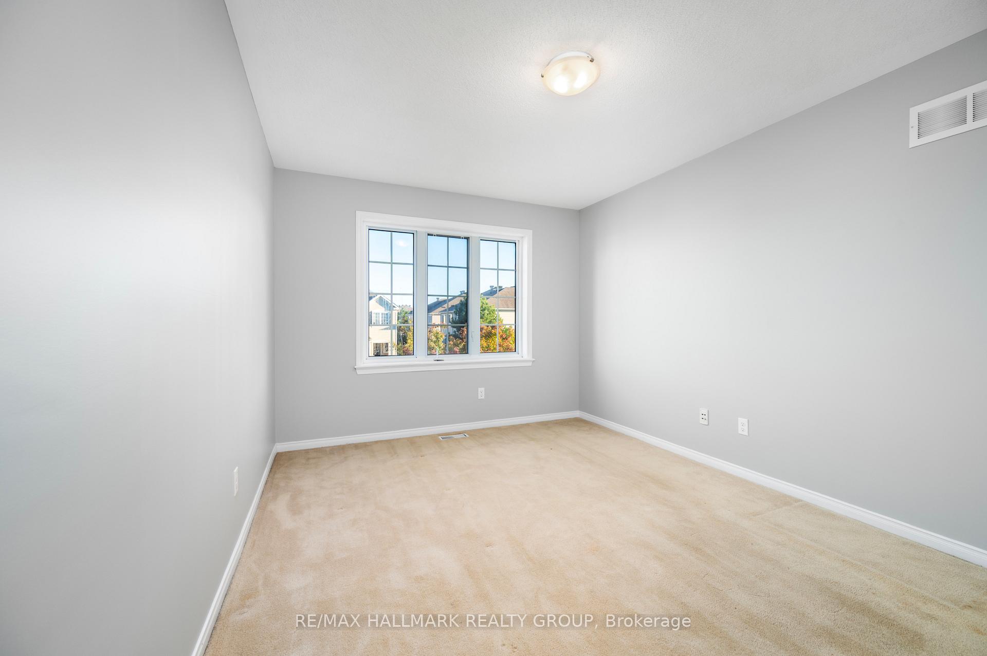 Photo 32 of 306 Tabaret Street, Ottawa, Kanata - Emerald Meadows/Trailwest — HOMEH