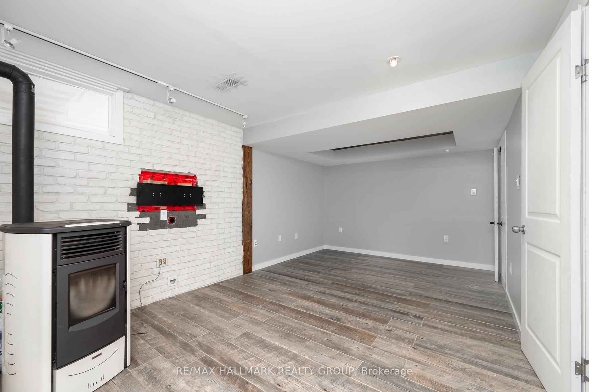 Photo 36 of 306 Tabaret Street, Ottawa, Kanata - Emerald Meadows/Trailwest — HOMEH