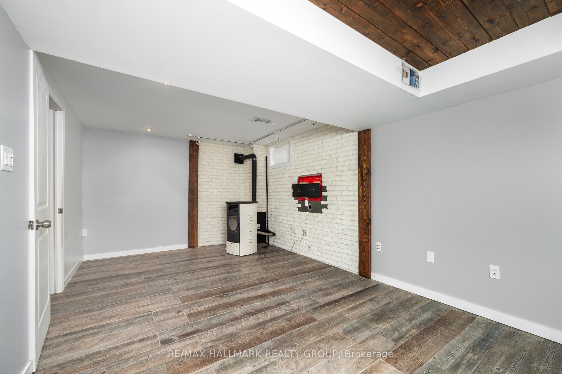 Photo 37 of 306 Tabaret Street, Ottawa, Kanata - Emerald Meadows/Trailwest — HOMEH