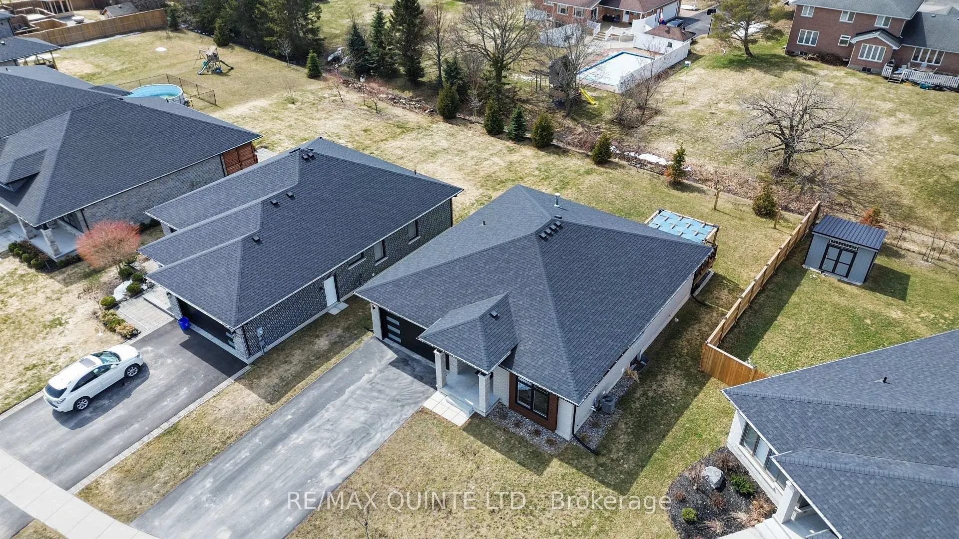 Photo 3 of 84 Dewal Place, Belleville, Belleville Ward — HOMEH