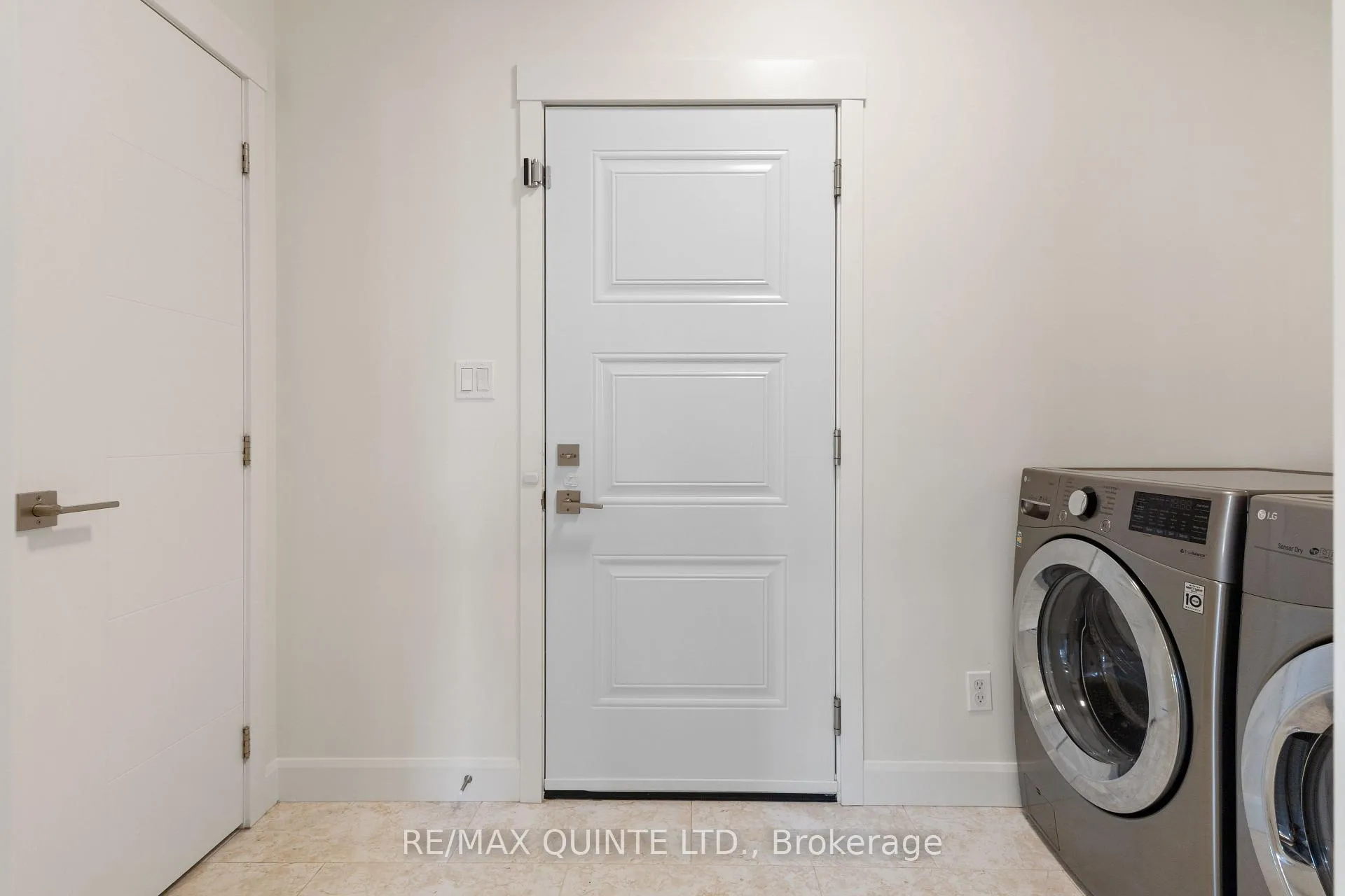 Photo 42 of 84 Dewal Place, Belleville, Belleville Ward — HOMEH