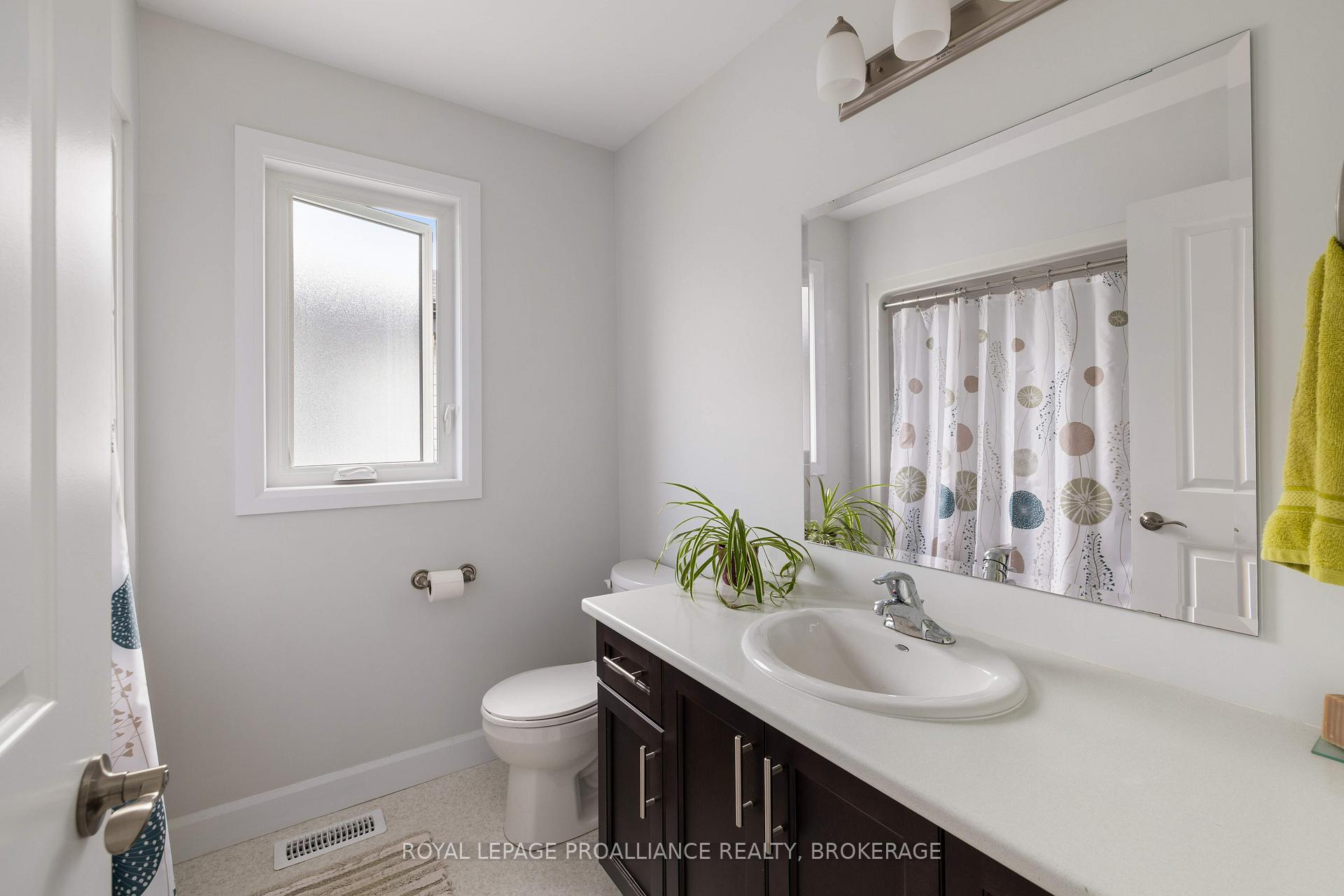 Photo 2 of 109 Superior Drive, Loyalist, Amherstview — HOMEH
