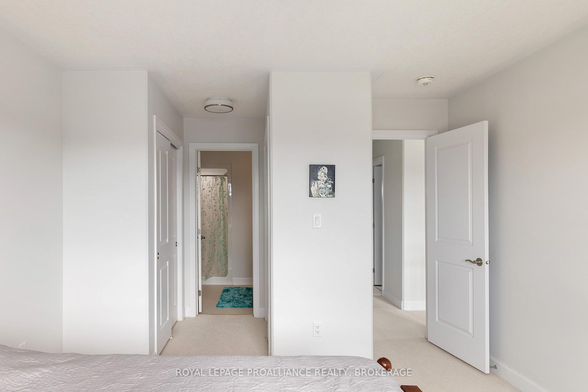 Photo 4 of 109 Superior Drive, Loyalist, Amherstview — HOMEH