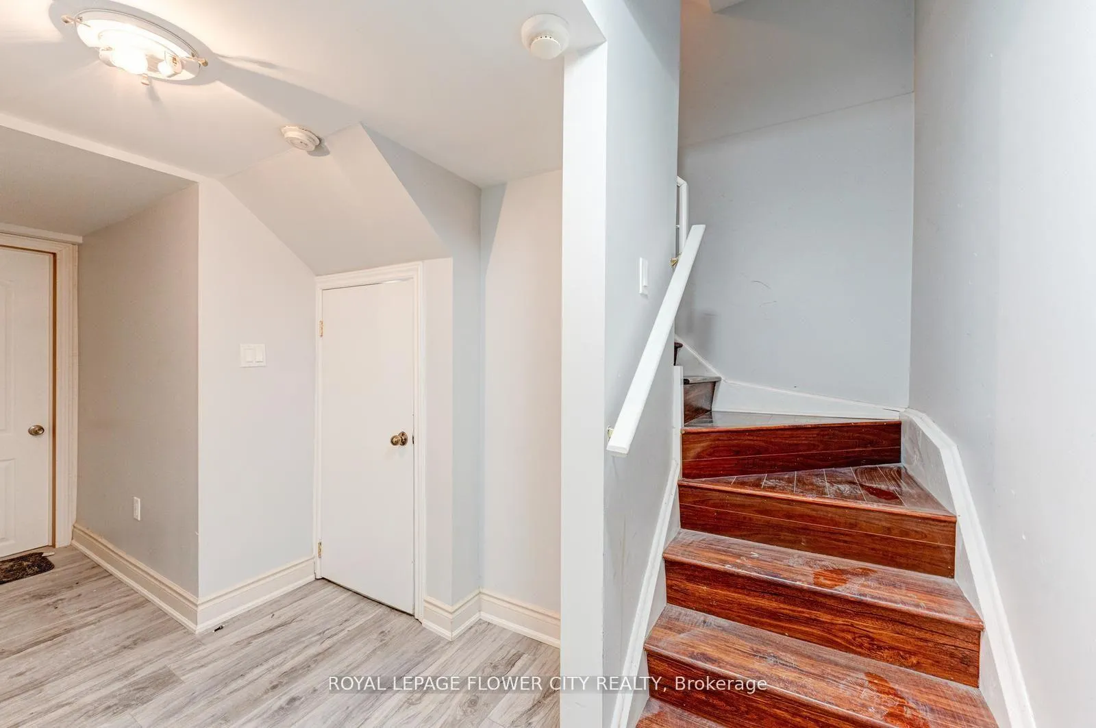 Photo 35 of 80 Dwyer Drive, Brampton, Gore Industrial North — HOMEH