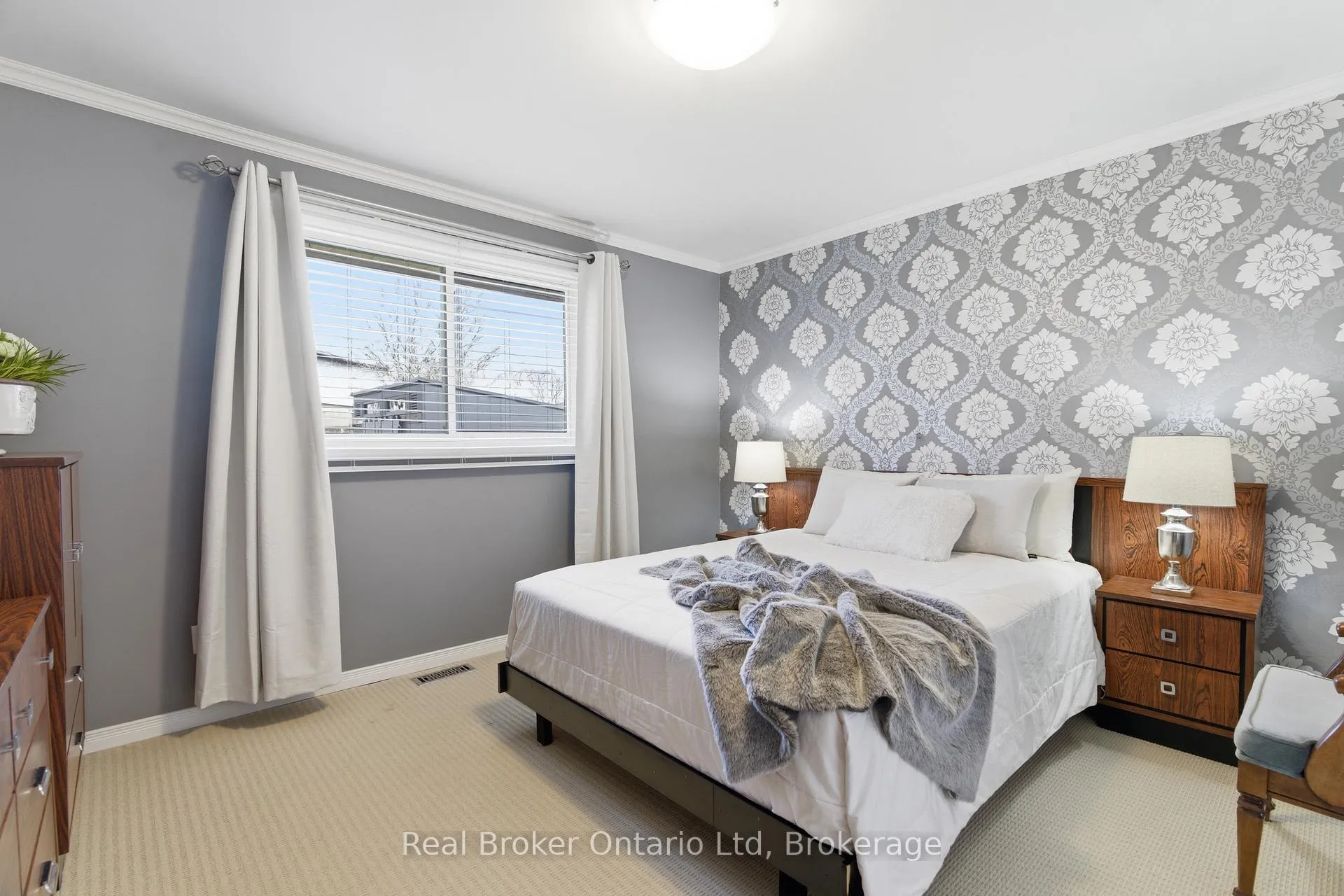 Photo 11 of 10 Brookside Crescent, Kitchener, Forest Heights — HOMEH