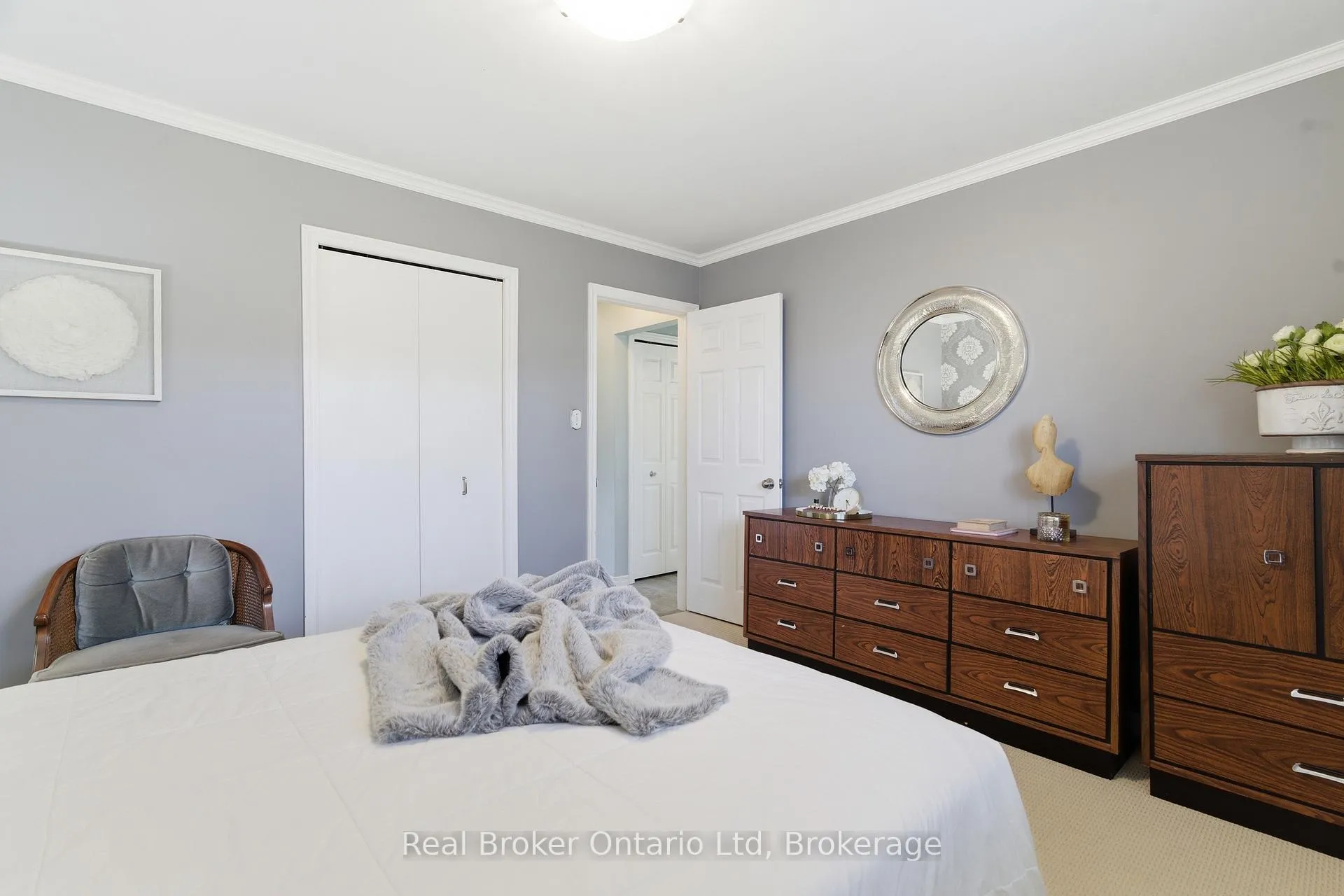 Photo 12 of 10 Brookside Crescent, Kitchener, Forest Heights — HOMEH
