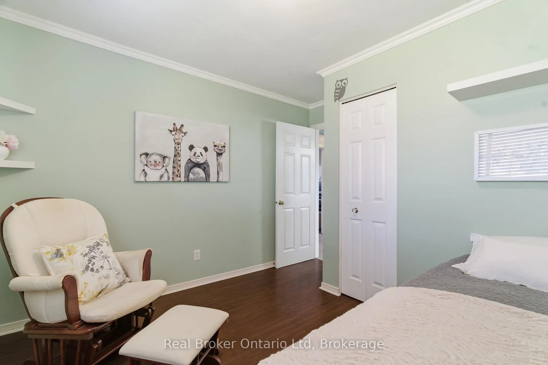 Photo 15 of 10 Brookside Crescent, Kitchener, Forest Heights — HOMEH