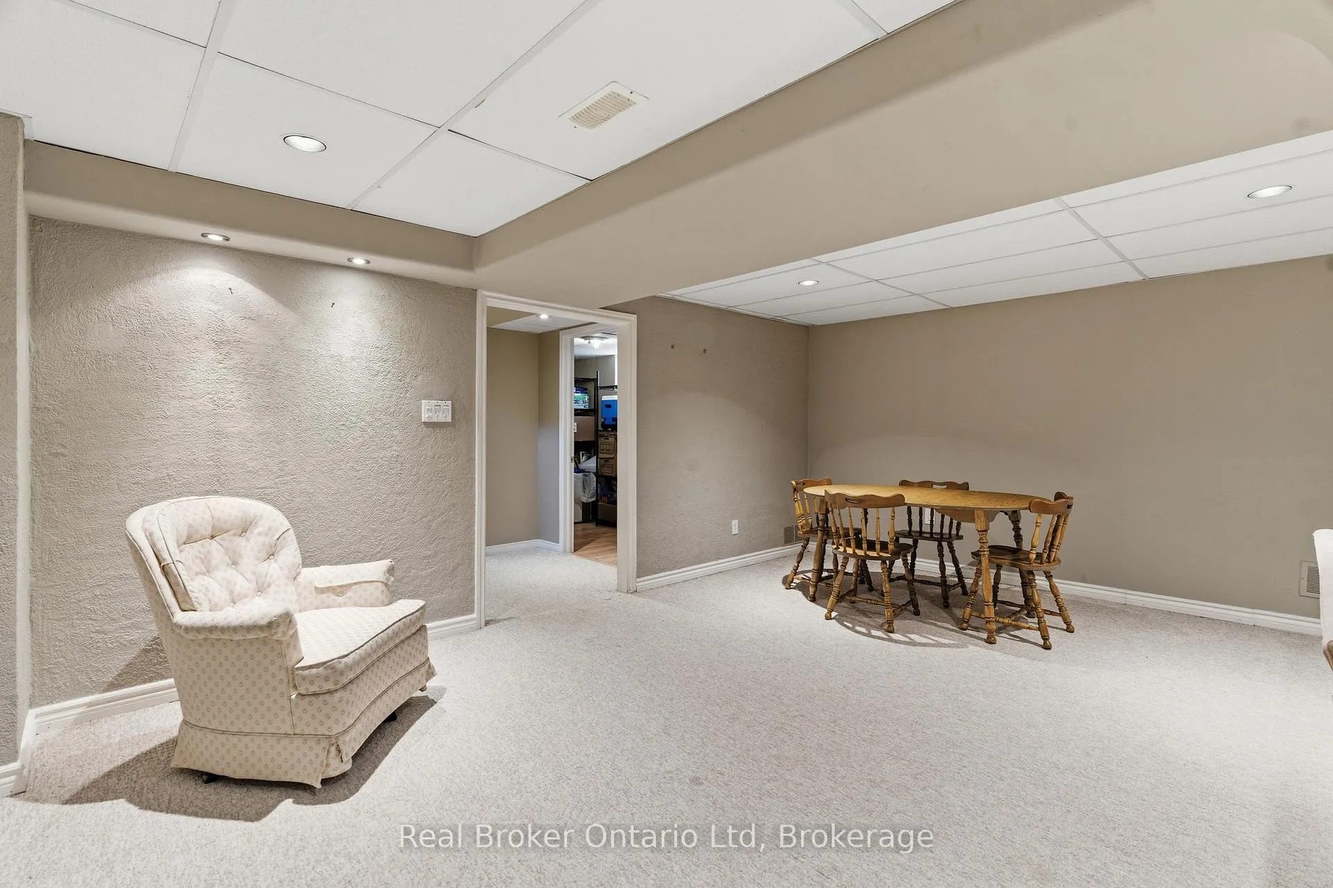 Photo 20 of 10 Brookside Crescent, Kitchener, Forest Heights — HOMEH