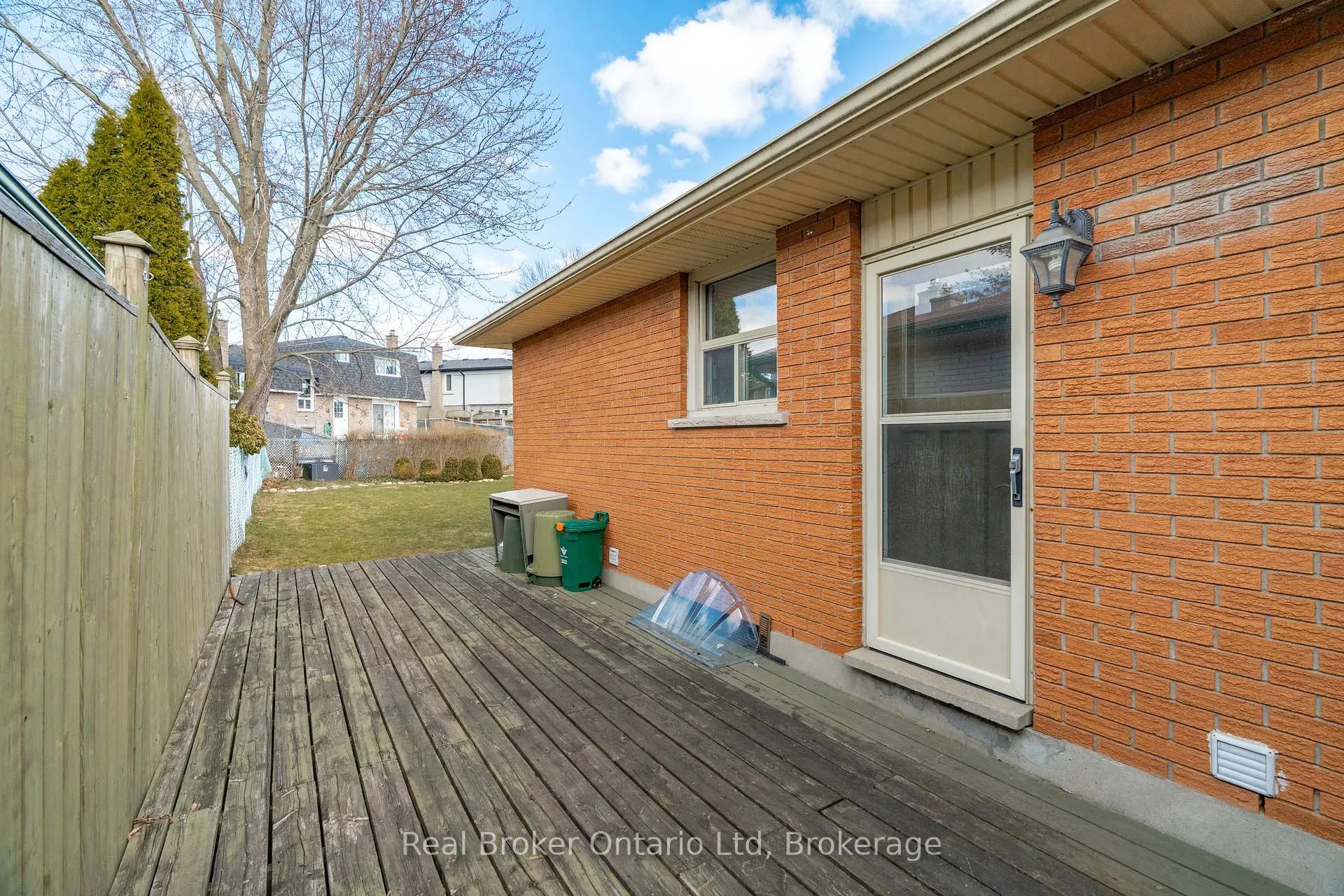 Photo 23 of 10 Brookside Crescent, Kitchener, Forest Heights — HOMEH